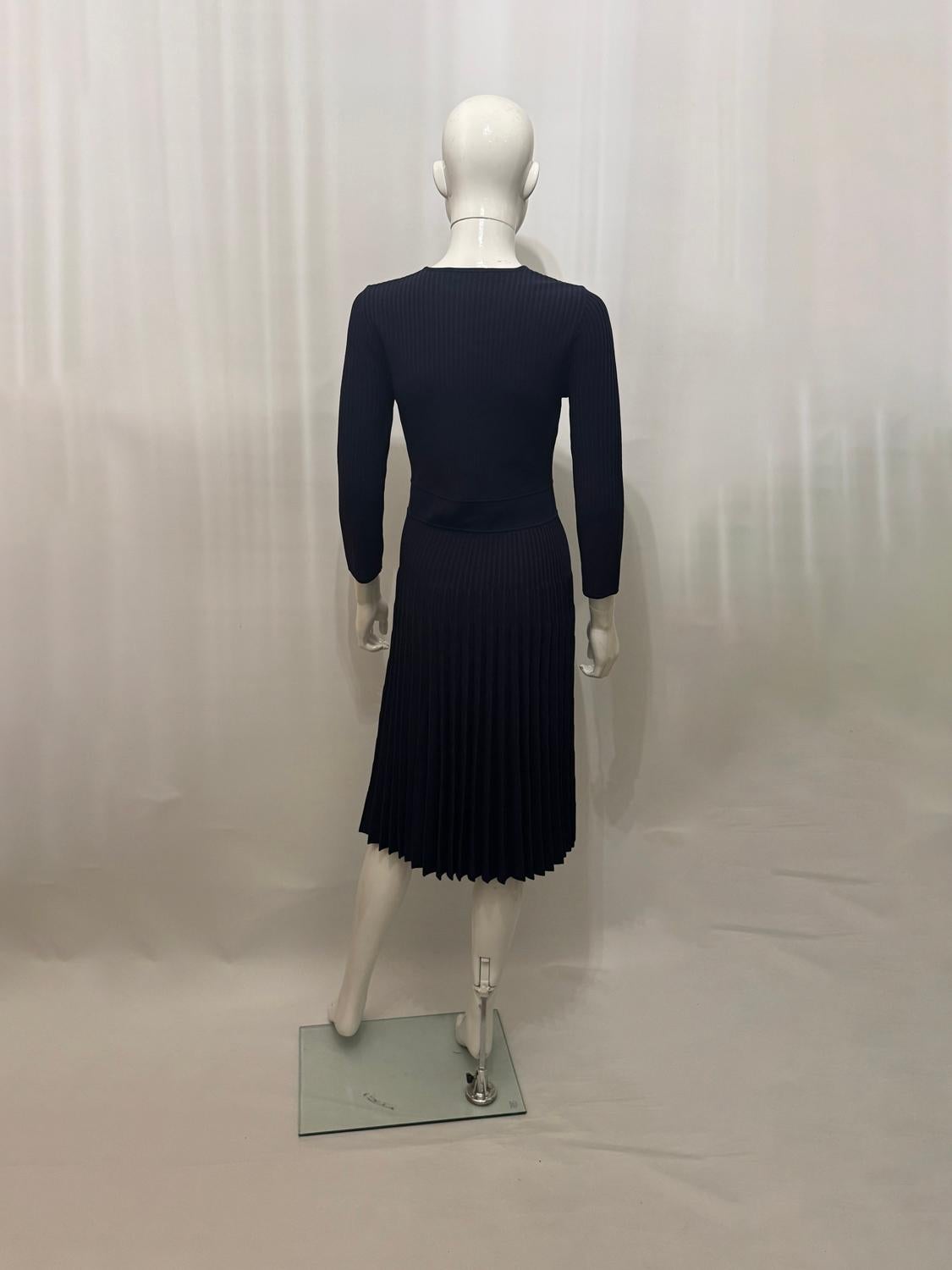 The Fold Blaues Strickkleid im Angebot 1