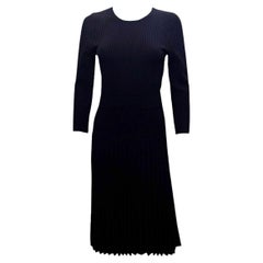 The Fold Blaues Strickkleid