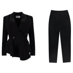 Costumes et ensembles noirs