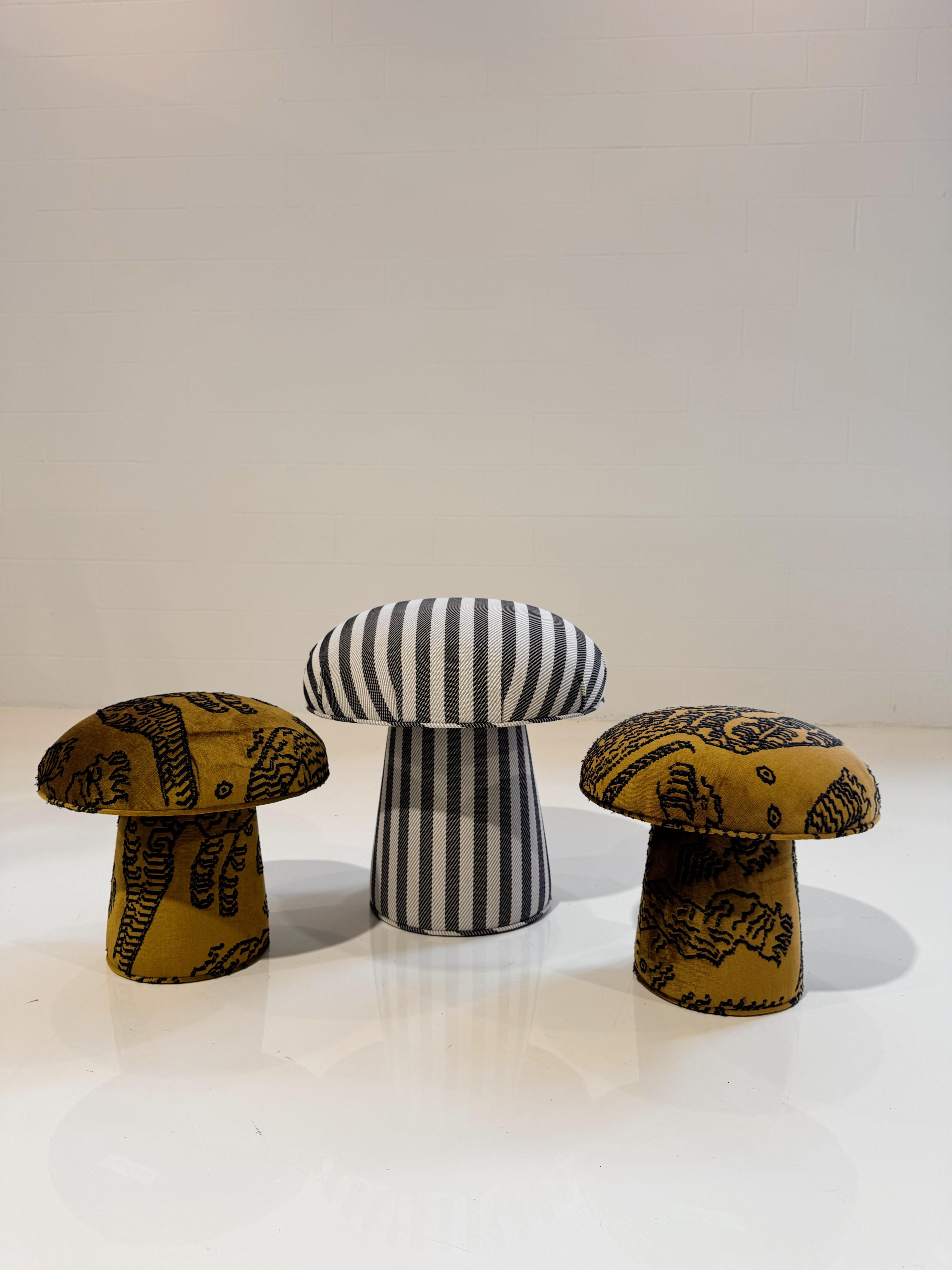 Le pouf champignon FORSYTH en Chiarastella Cattana Lys Neuf - En vente à SAINT LOUIS, MO