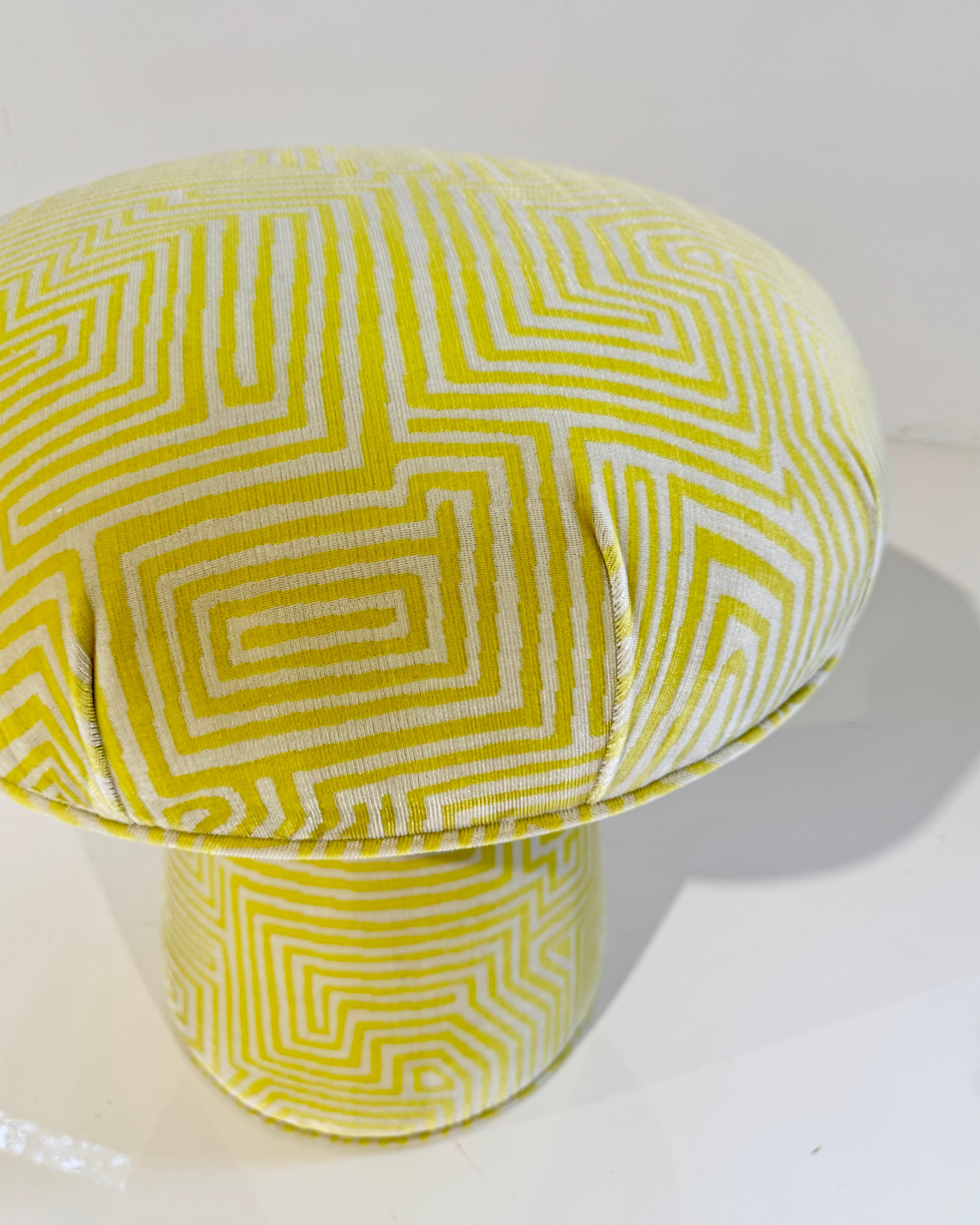 Américain Le pouf à champignons FORSYTH en Dedar 'Jungling'. en vente