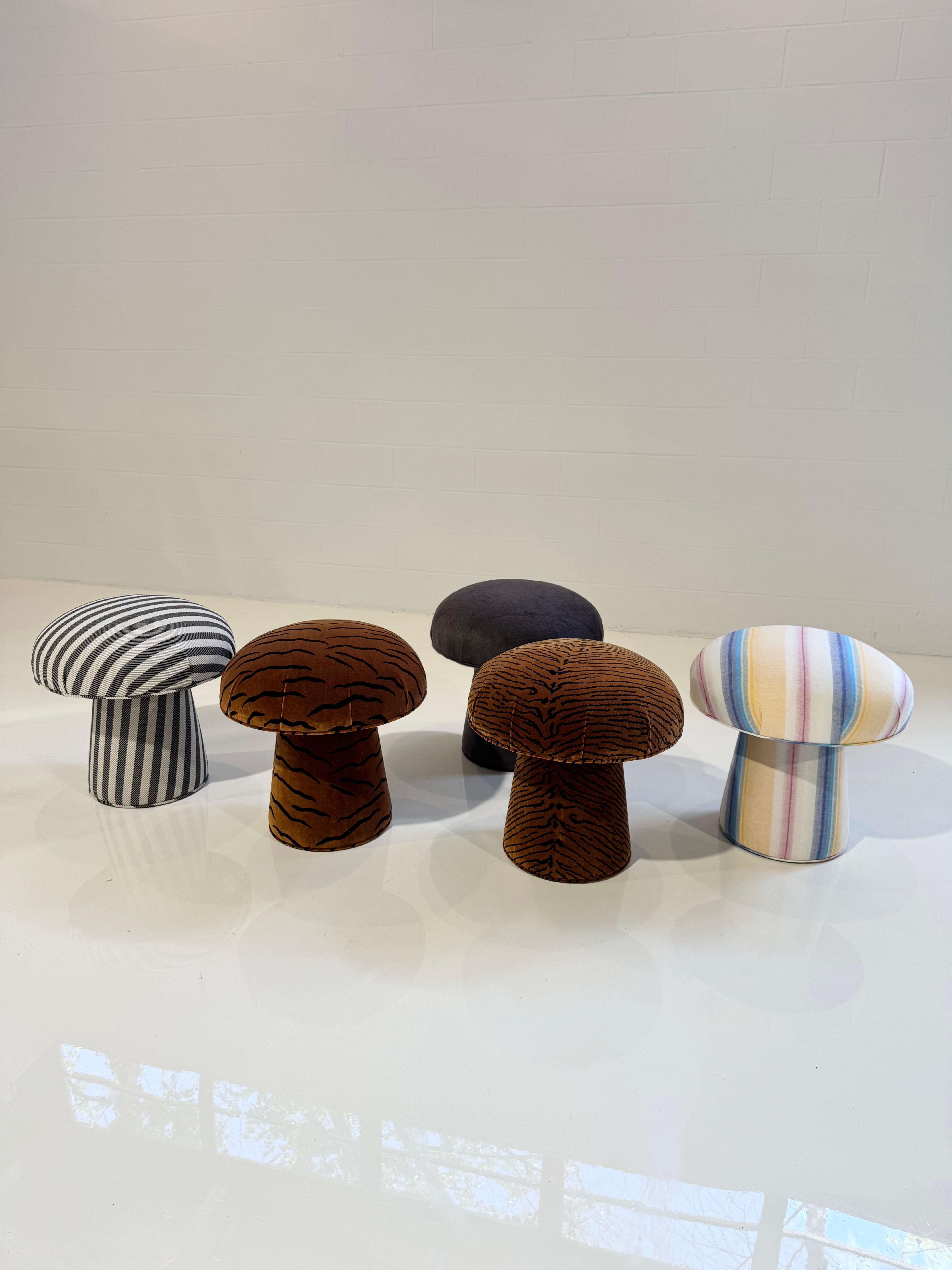 Le pouf à champignons Forsyth en Dedar 'This Is The Tiger Speaking' (C'est le tigre qui parle) Neuf - En vente à SAINT LOUIS, MO