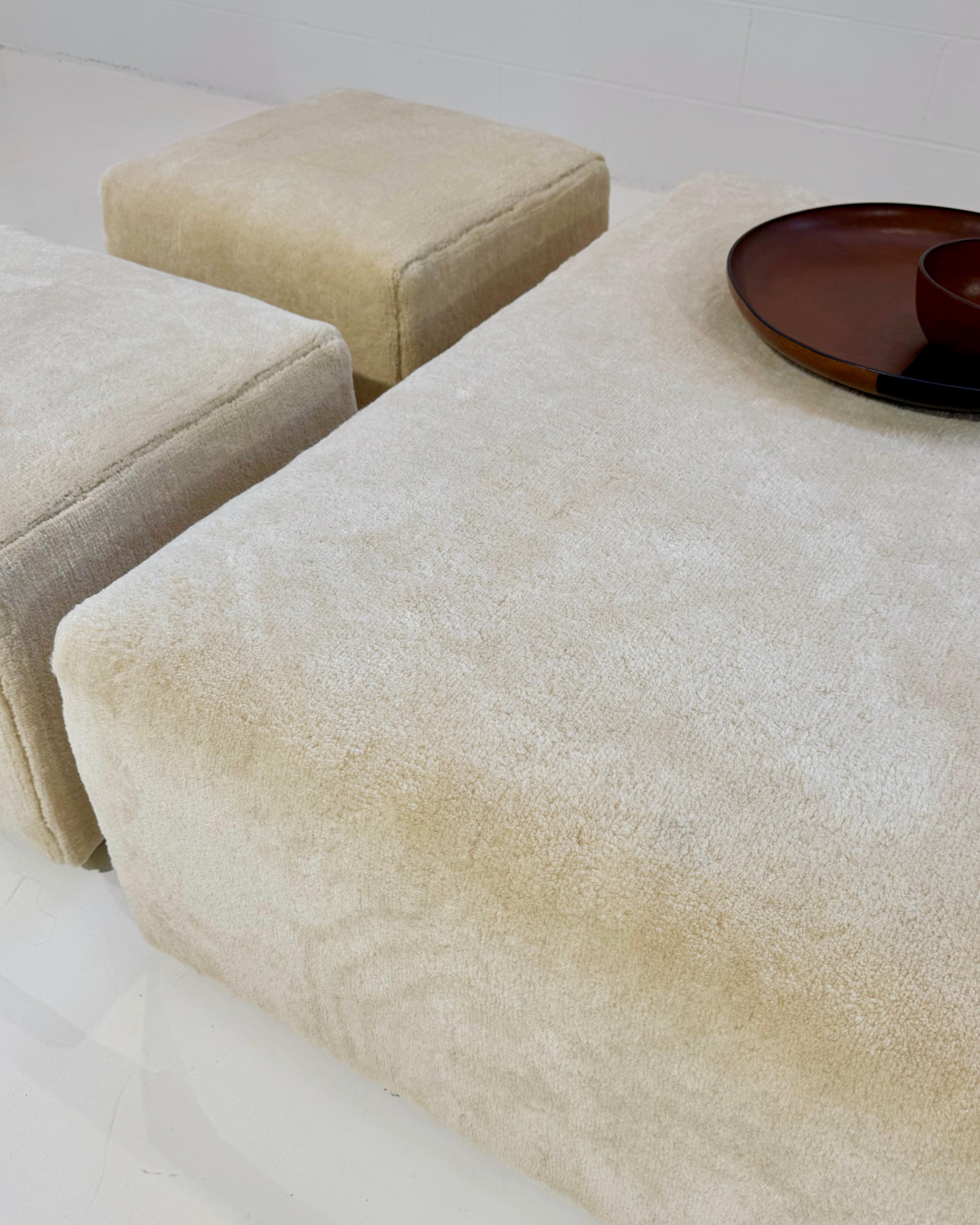 Set di pouf Forsyth in Tappeto Galerie, 3 Pezzi In condizioni Nuovo in vendita a SAINT LOUIS, MO