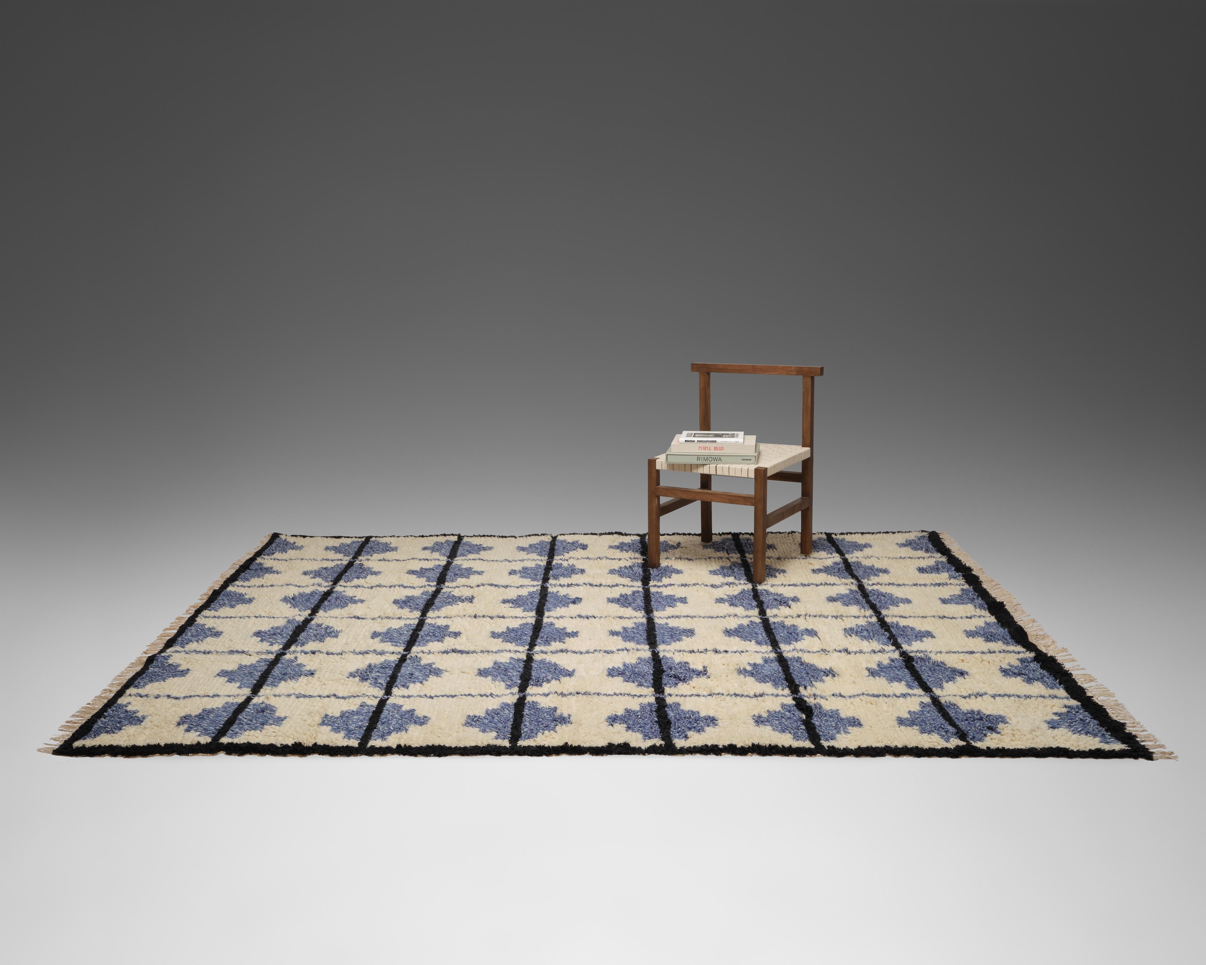 The Forsyth Shaggy Tile Rug - Blue and Cream, 8x10 In New Condition For Sale In SAINT LOUIS, MO