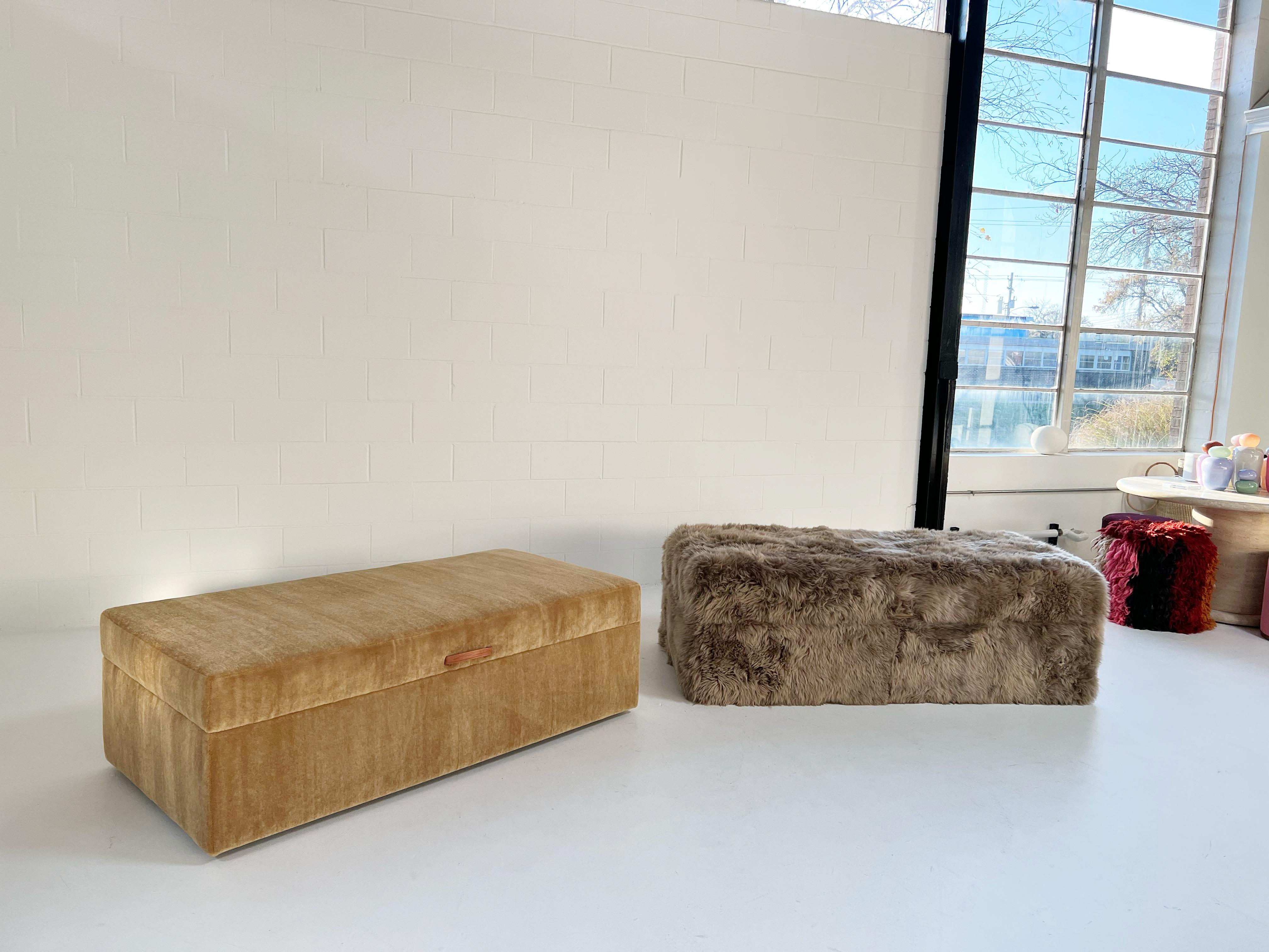 The Forsyth Storage Ottoman in New Zealand Sheepskin In New Condition For Sale In SAINT LOUIS, MO
