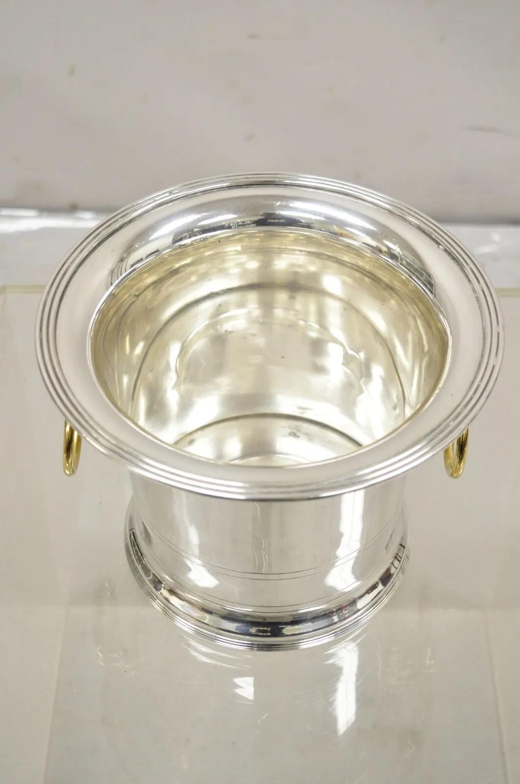 The Franklin Mint 1986 Silver Plated Fluted Champagne Chiller Lion Ice Bucket In Good Condition For Sale In Philadelphia, PA