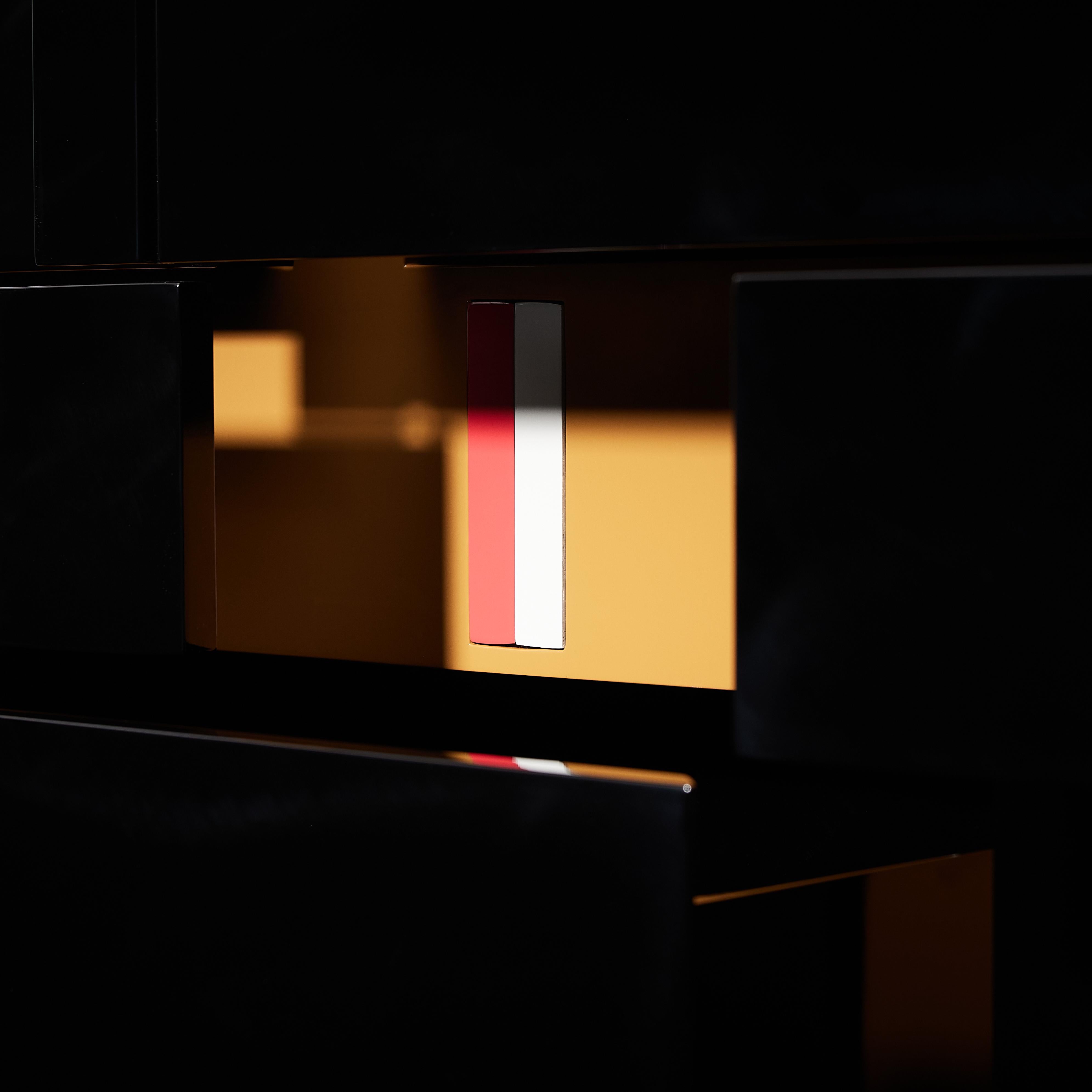 Laccato Il mobile Free in Wood massiccio, compensato, ottone e lacca lucida di Artempo in vendita