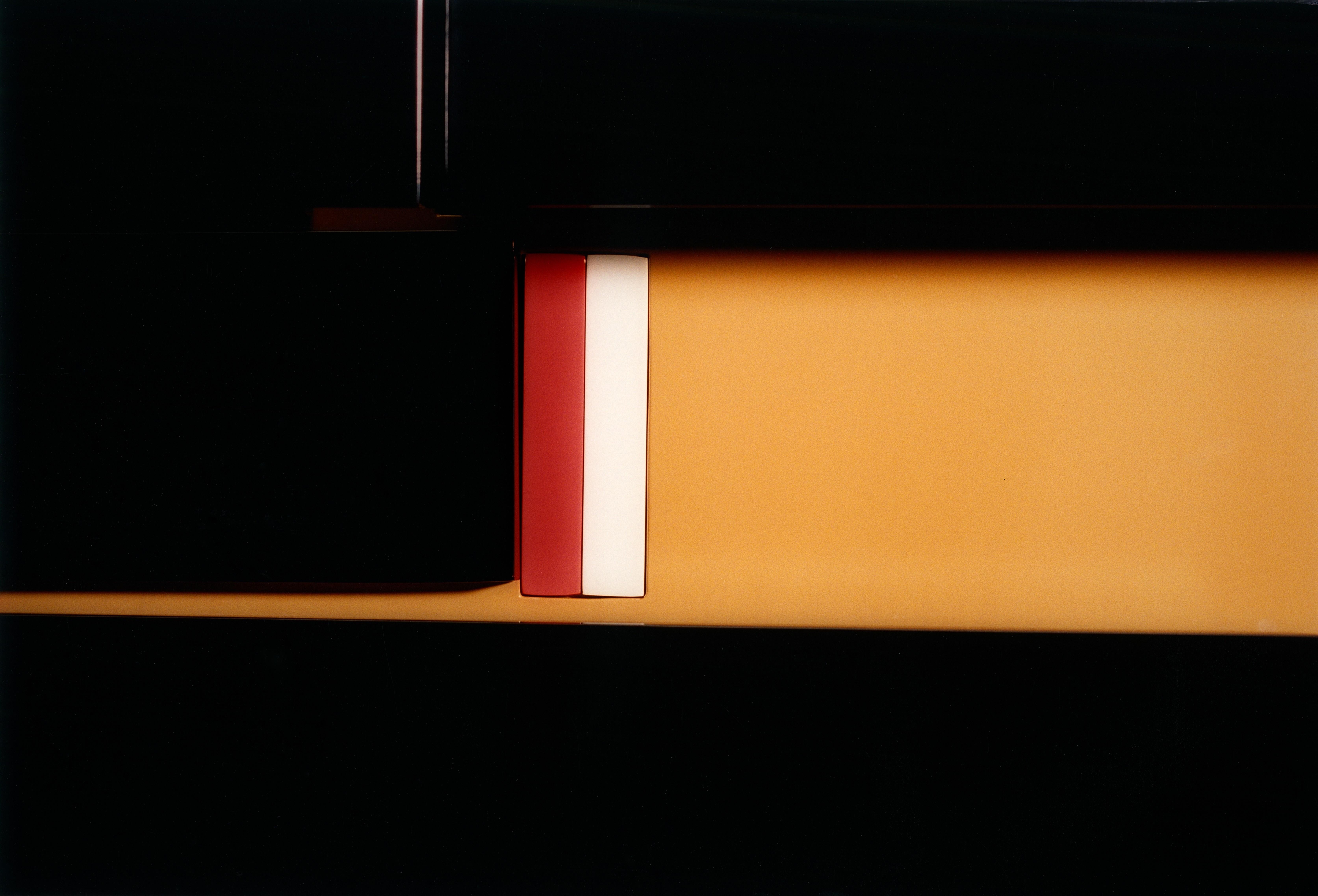 XXI secolo e contemporaneo Il mobile Free in Wood massiccio, compensato, ottone e lacca lucida di Artempo in vendita