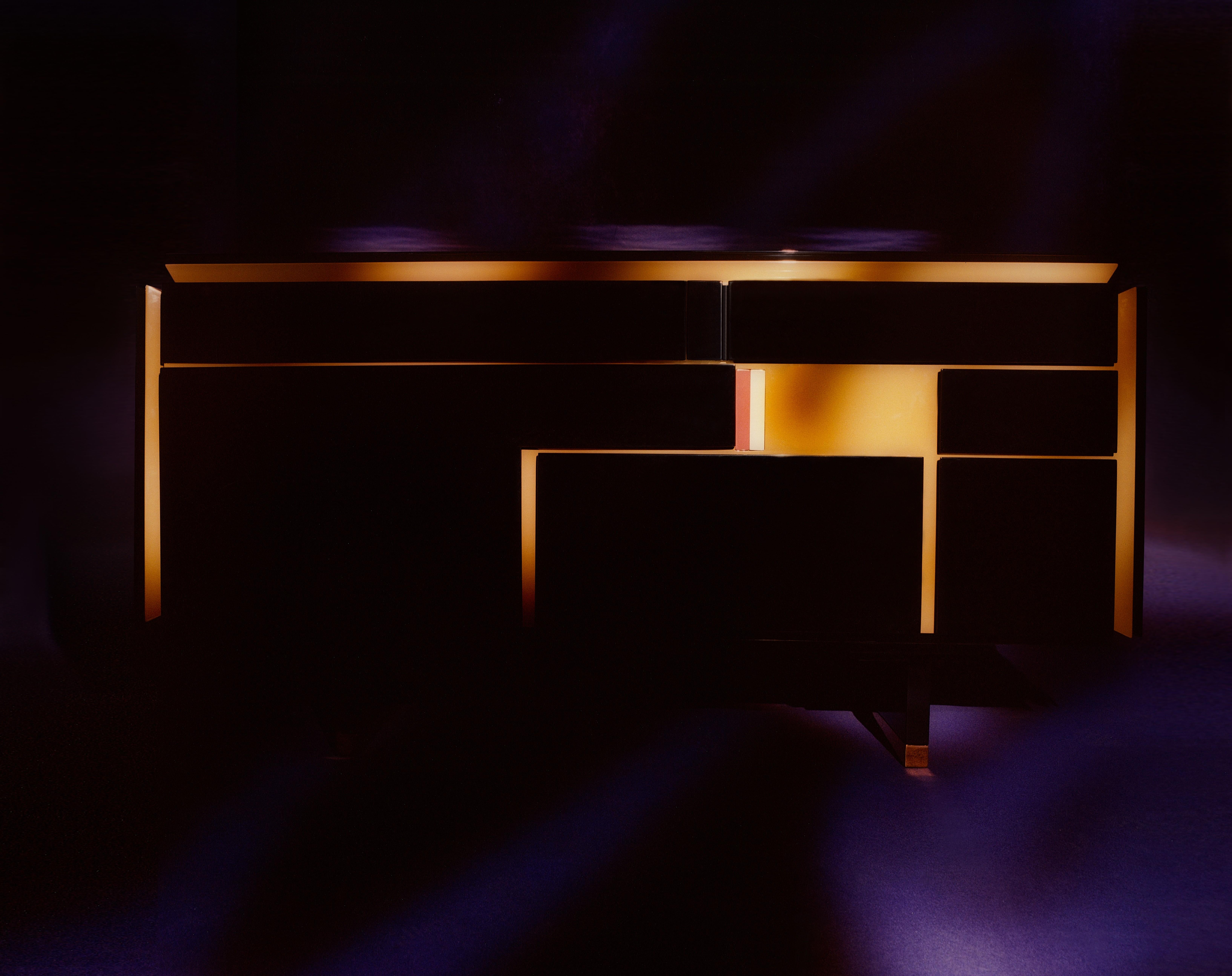 Il mobile Free in Wood massiccio, compensato, ottone e lacca lucida di Artempo in vendita 1