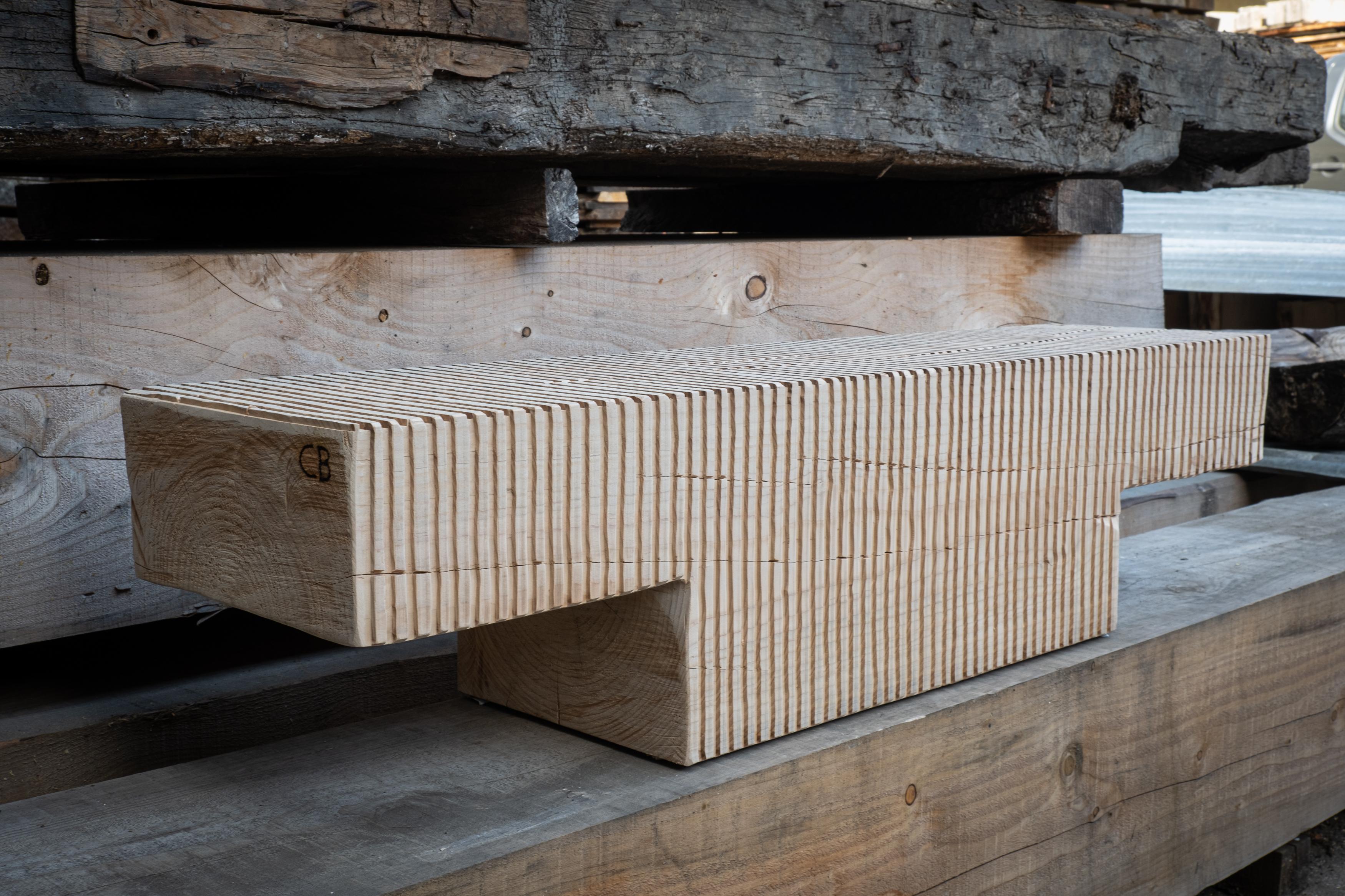 Low hallway bench in aromatic cedar that has been bevelled by hand for texture In New Condition For Sale In London, GB
