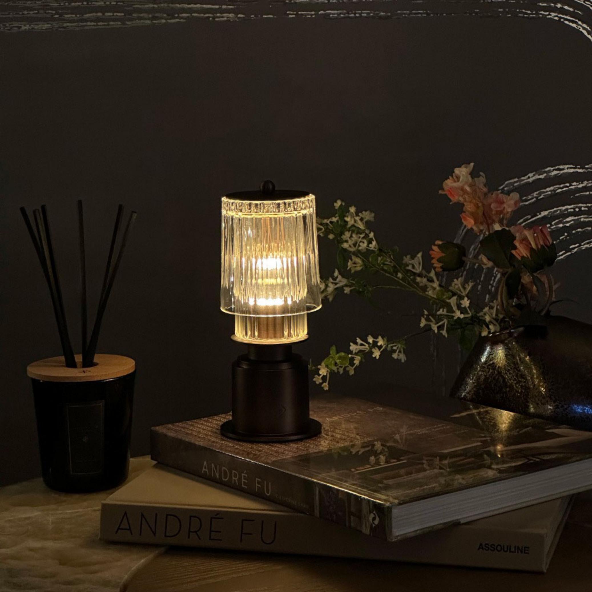 Anodisé The Gas Lamp Lampe LED portable en verre et bronze par André Fu Living en vente