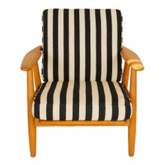 La Sedia da salotto GE 240 Oak di Hans J. Wegner per Getama, anni '50