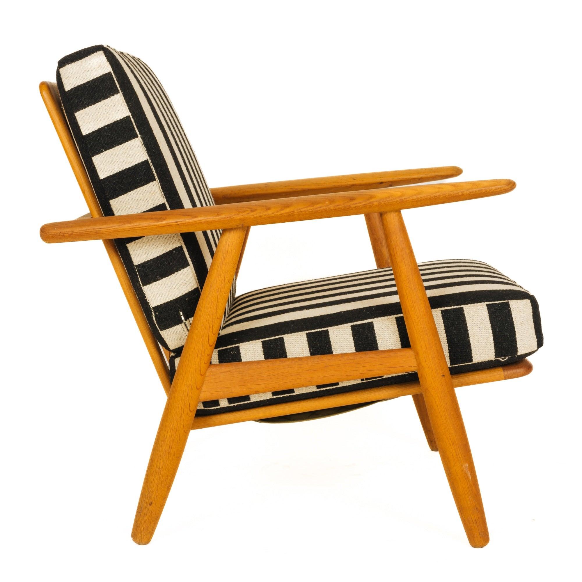 Danish The GE 240 Oak Lounge Chair by Hans J. Wegner for Getama, 1950's For Sale