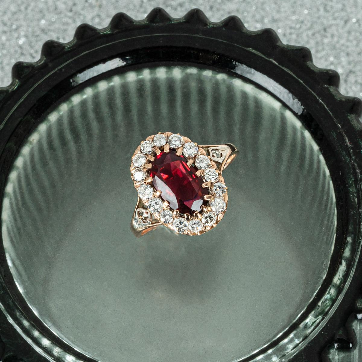 The Gem & Pearl Laboratory Certified Rose Gold Red Spinel & Diamond Ring 2.22ct For Sale 1