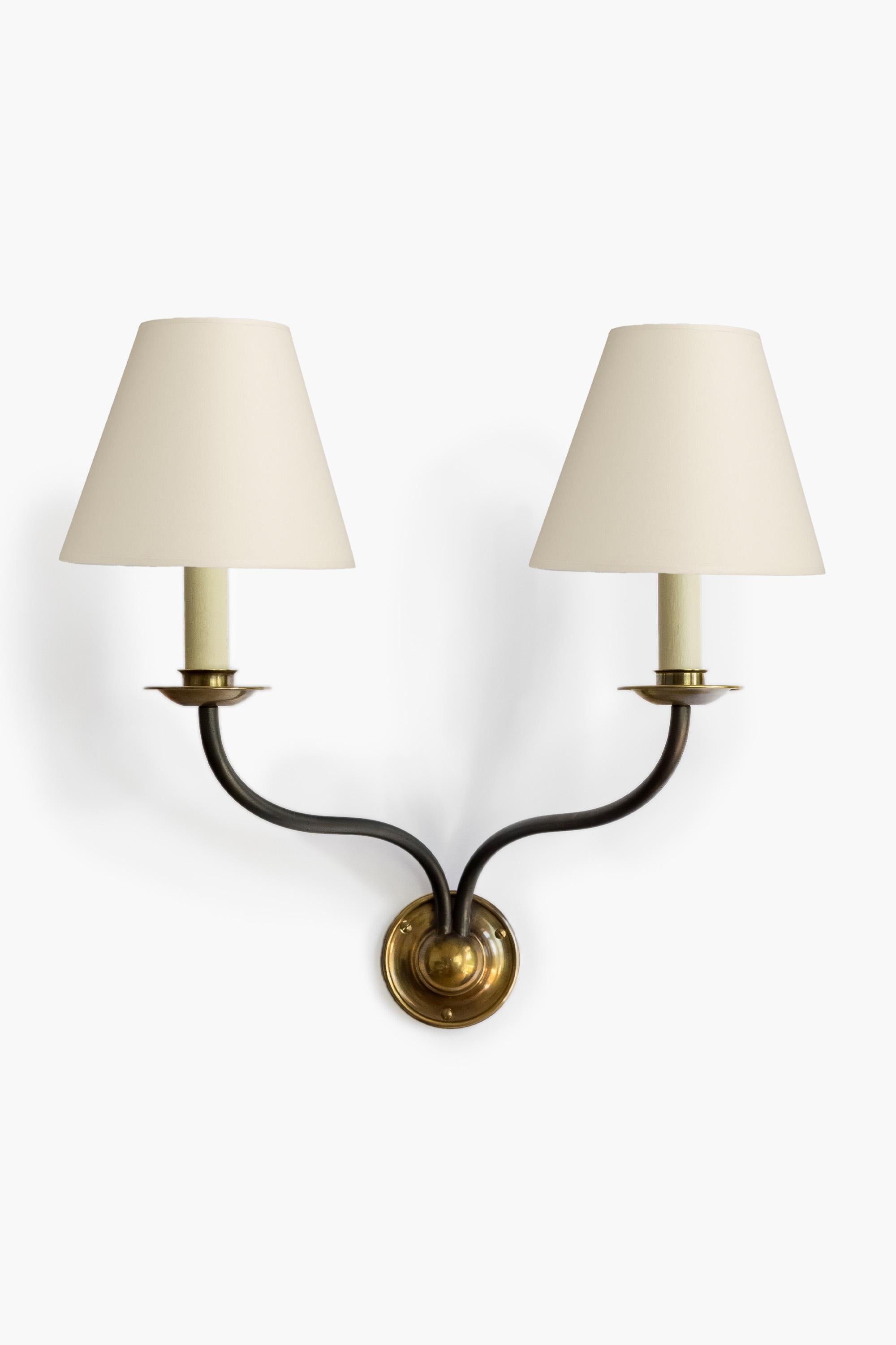 Die George Doppelarm-Wandleuchte im Angebot 1
