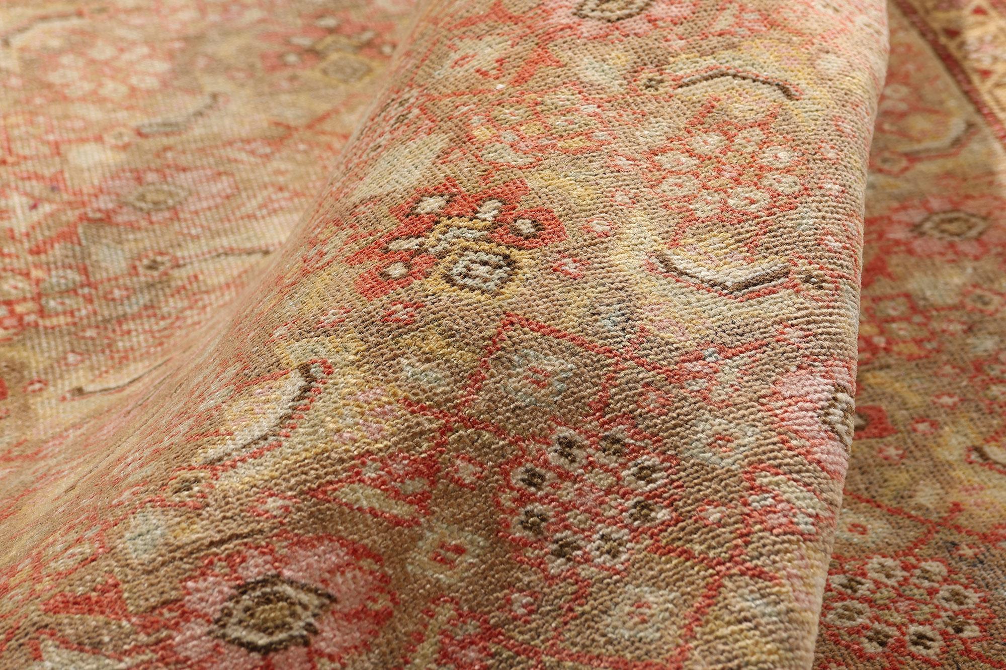 Laine Le domaine doré de Herati : Un chef-d'œuvre de prestige en Perse antique de Tabriz en vente