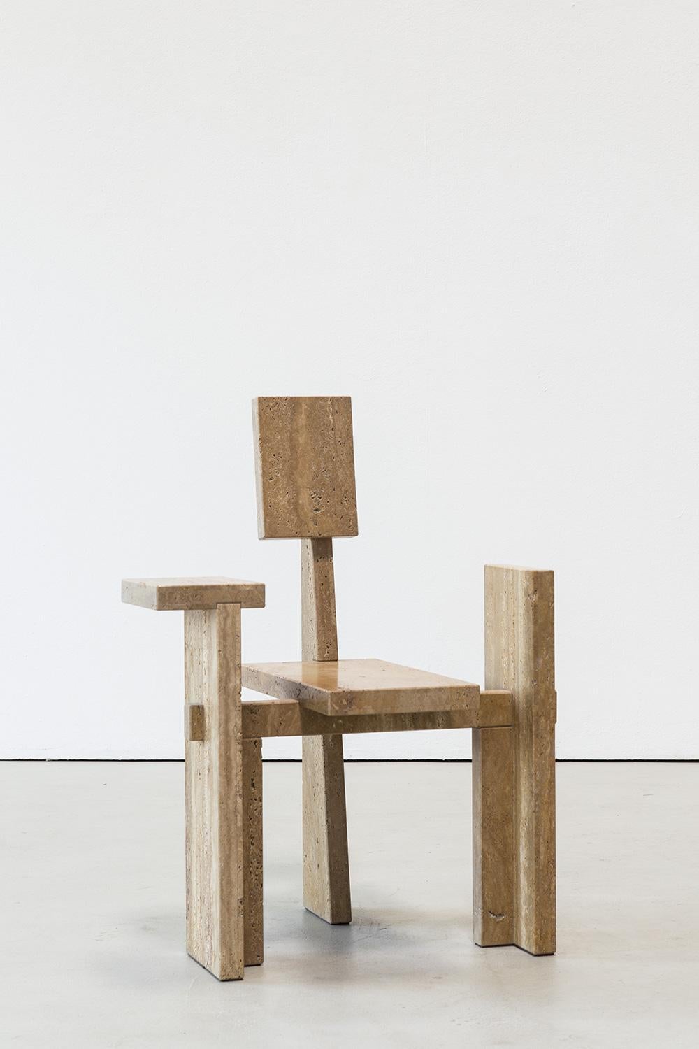 The Glyph Chair - Naturstein-Design von Kevin Krumnikl (Deutsch) im Angebot