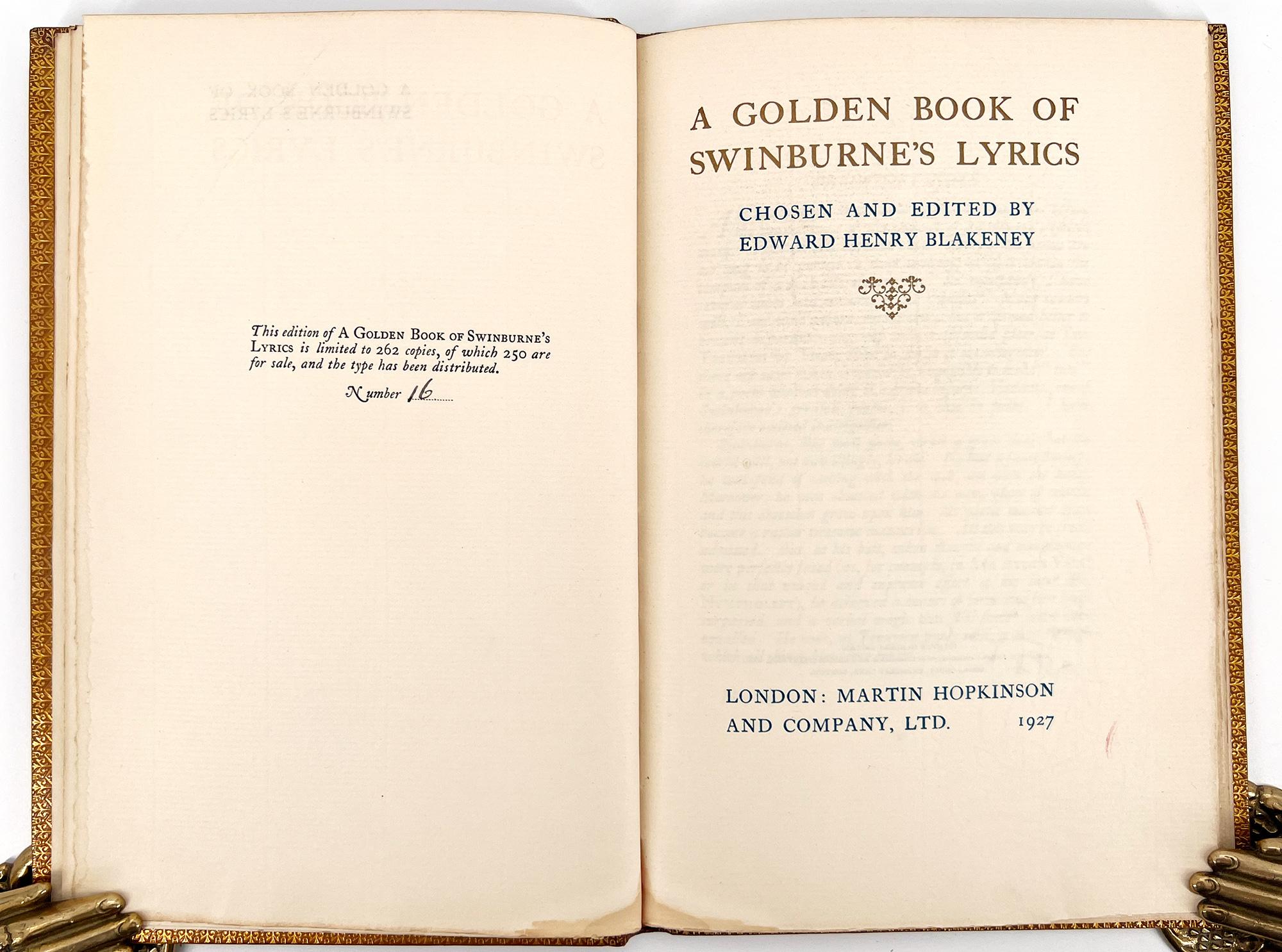 Une belle collection reliée en Zaehnsdorf de la poésie d'Algernon Charles Swinburne (1837 - 1909) dont les œuvres ont souvent traité des tabous victoriens, tels que le lesbianisme, le sado-masochisme et l'antithéisme. Ses poèmes ont de nombreux