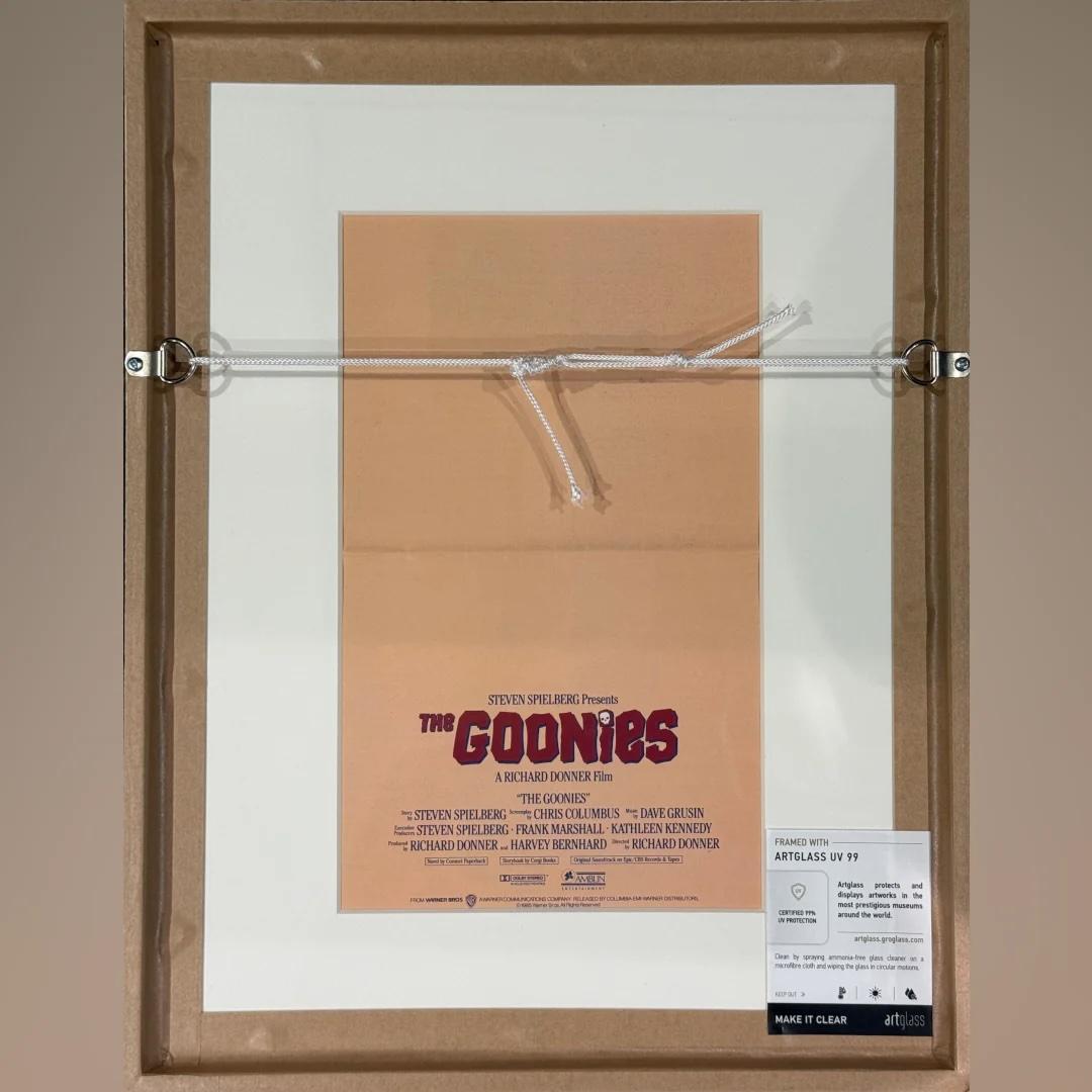 The Goonies (1985) (Papier) im Angebot