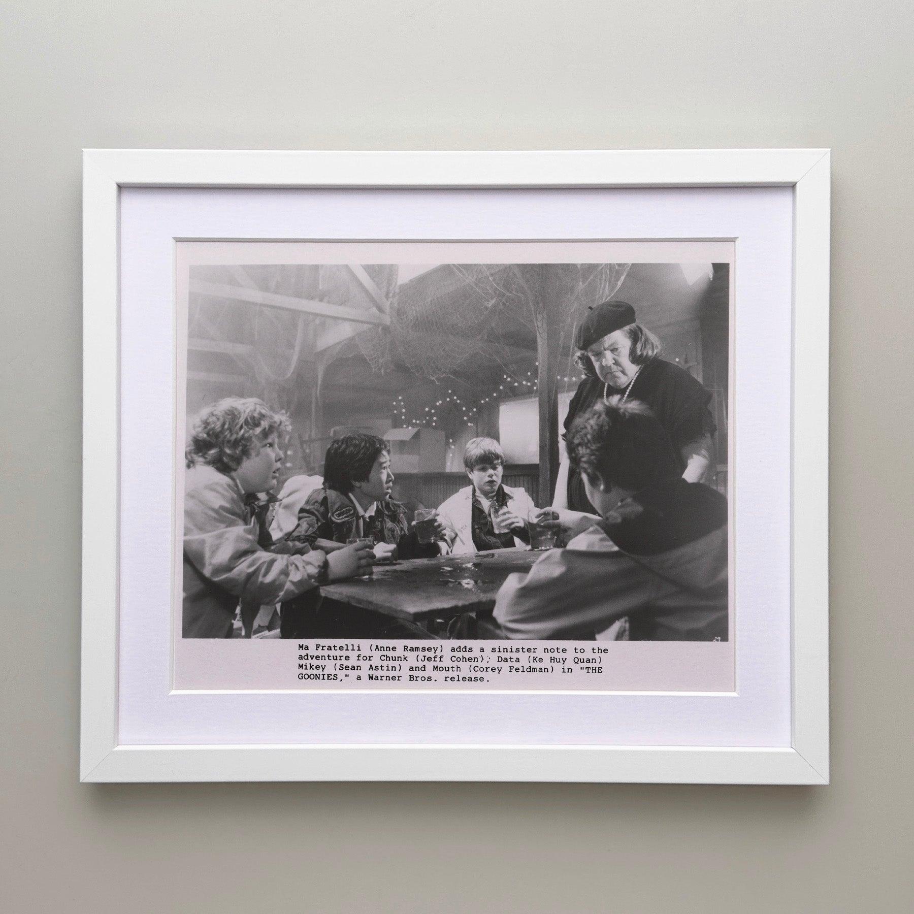 Die Goonies 1985 Werbung Film Film Presse Standbild Gerahmt (amerikanisch) im Angebot