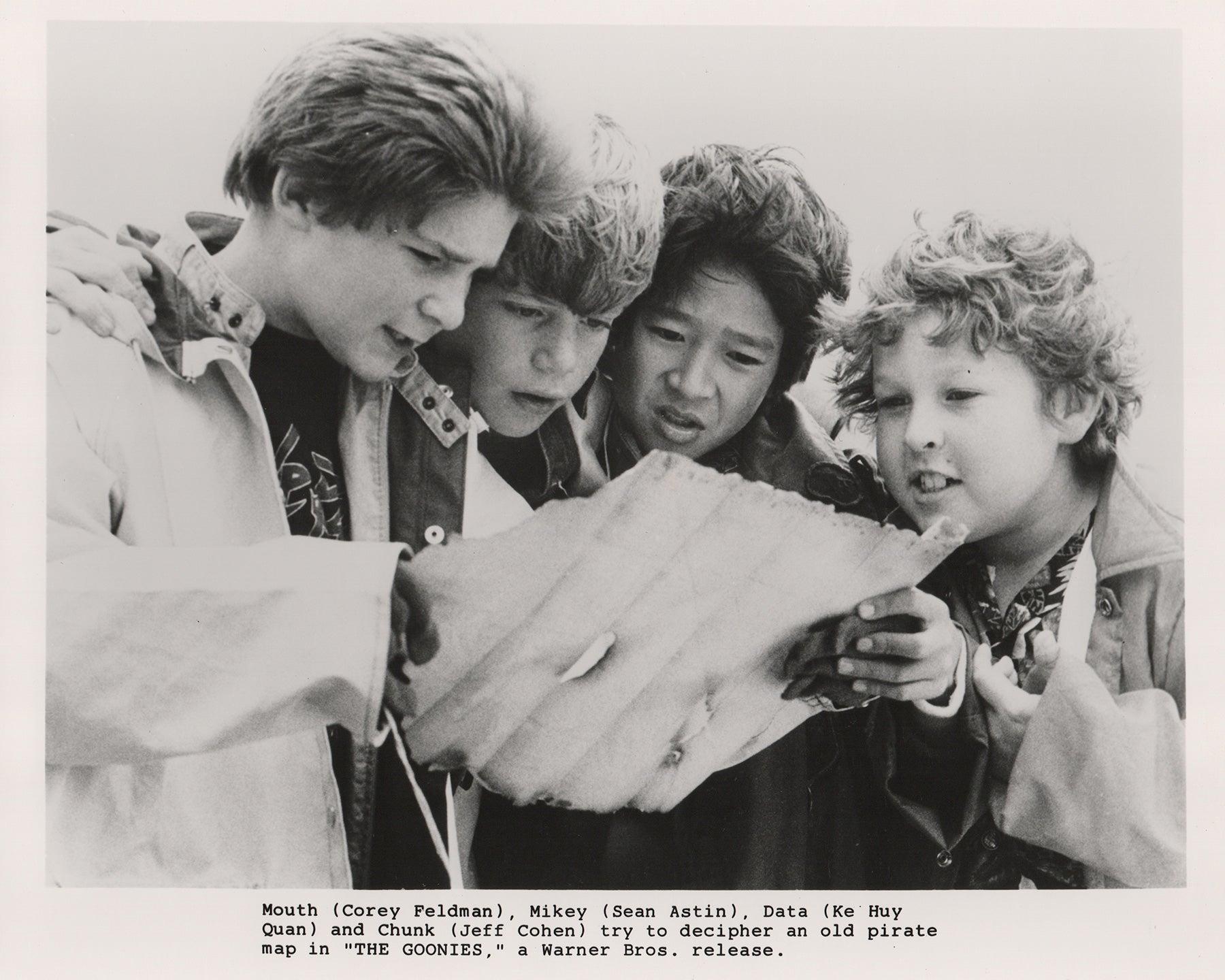 Papier The Goonies 1985 Publicity Film Movie Press Still Framed en vente