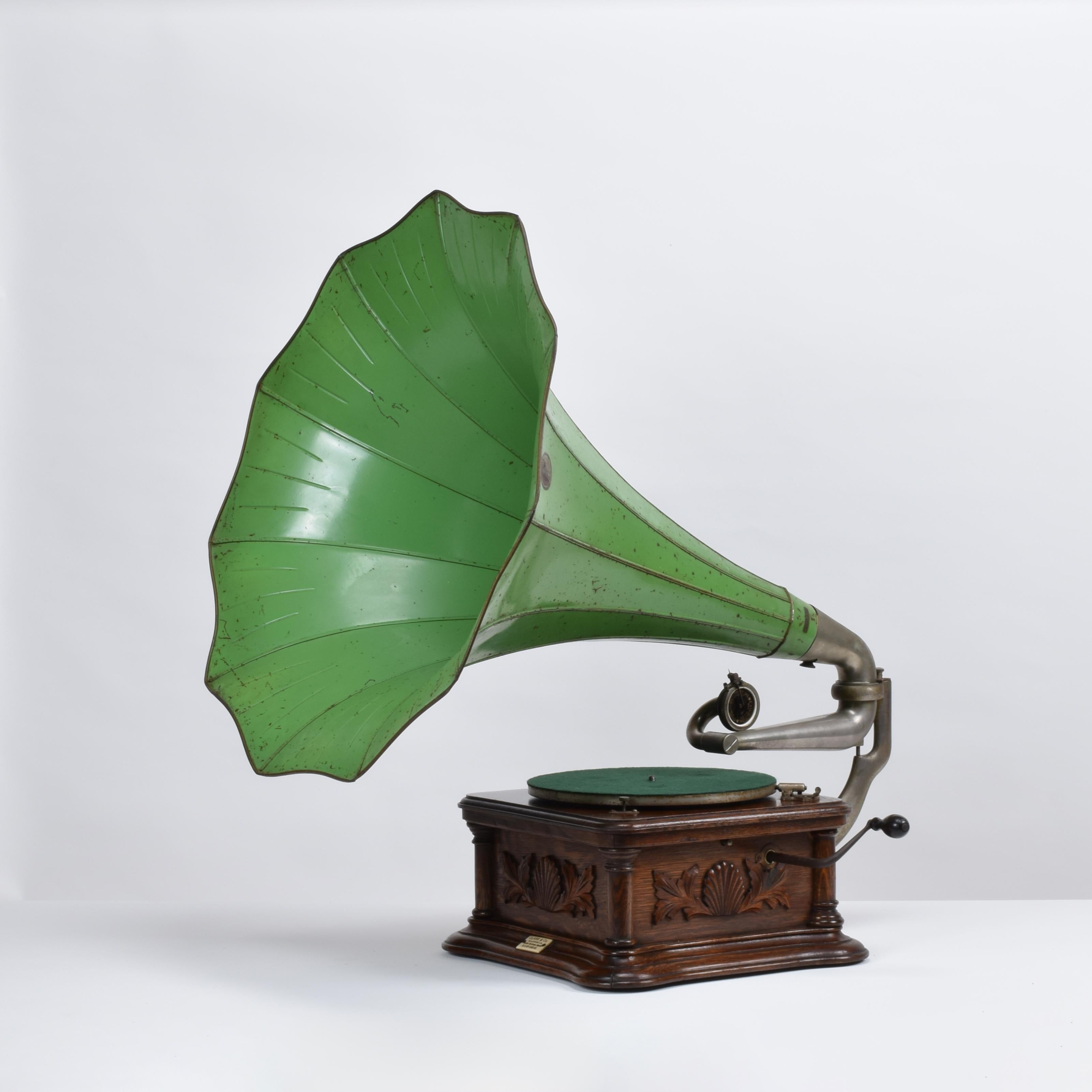Arts and Crafts The Gramophone Co 
