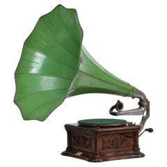 The Gramophone Co "Cockleshell" Monarch horn gramophone c. 1908, HMV, phonograph