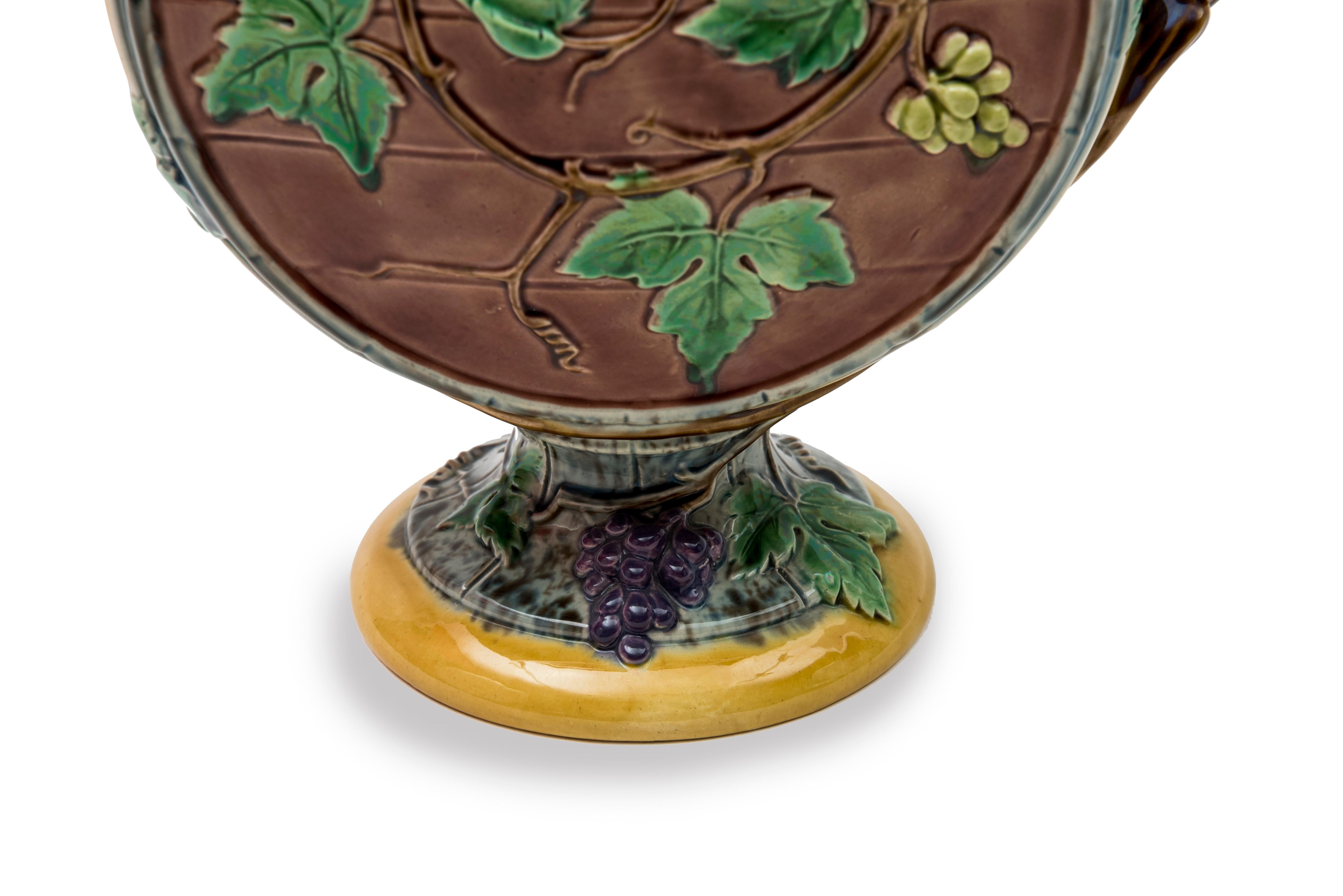 Grape Harvest Ewer, Deigned by H. Protat for Minton, 1872 In Excellent Condition For Sale In Paris, FR