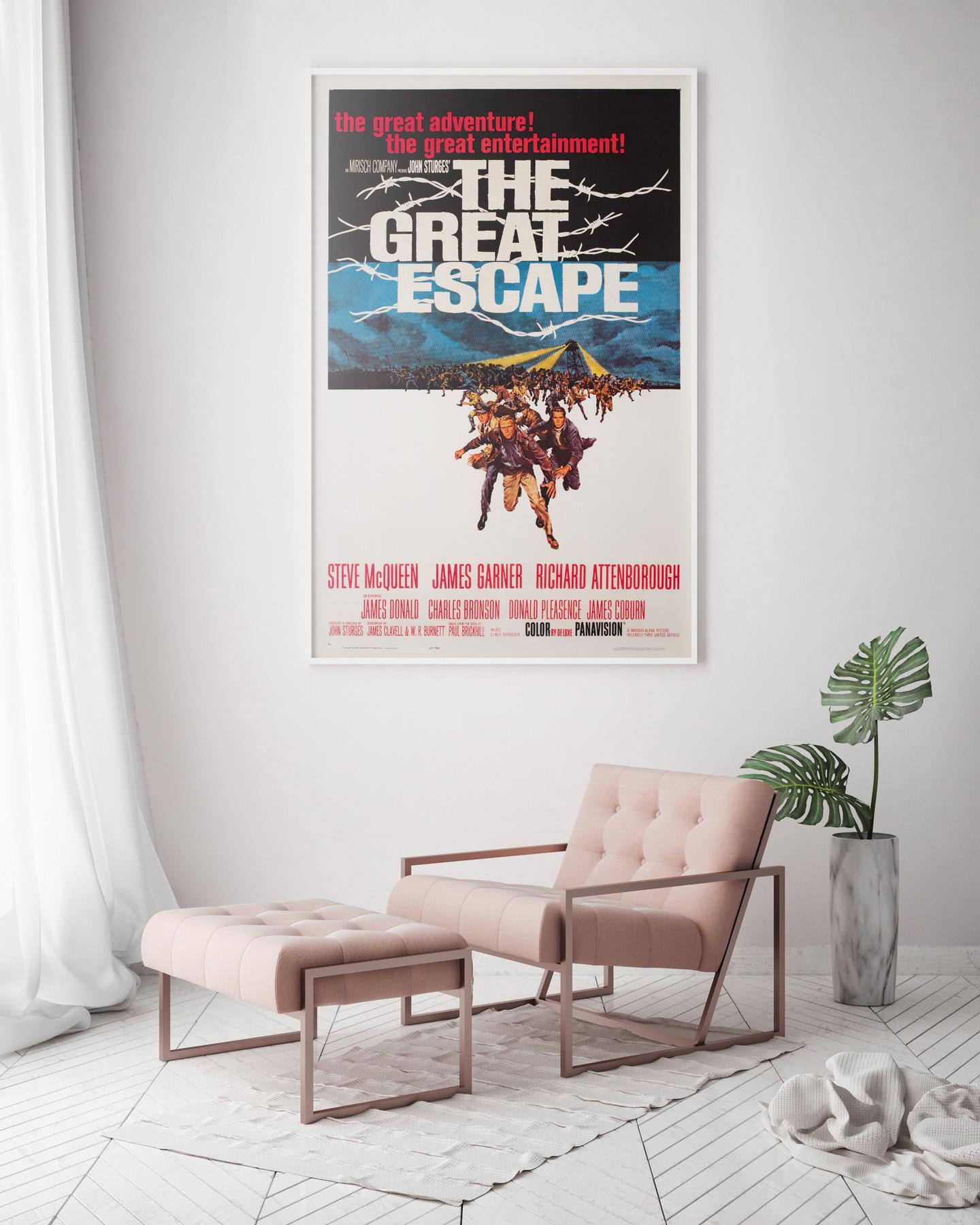 Superbe affiche du pays d'origine pour le classique de John Sturges La grande évasion avec Steve McQueen, James Garner et Richard Attenborough. Design/One fantastique de Frank McCarthy.

Cette affiche de film vintage était à l'origine pliée (telle