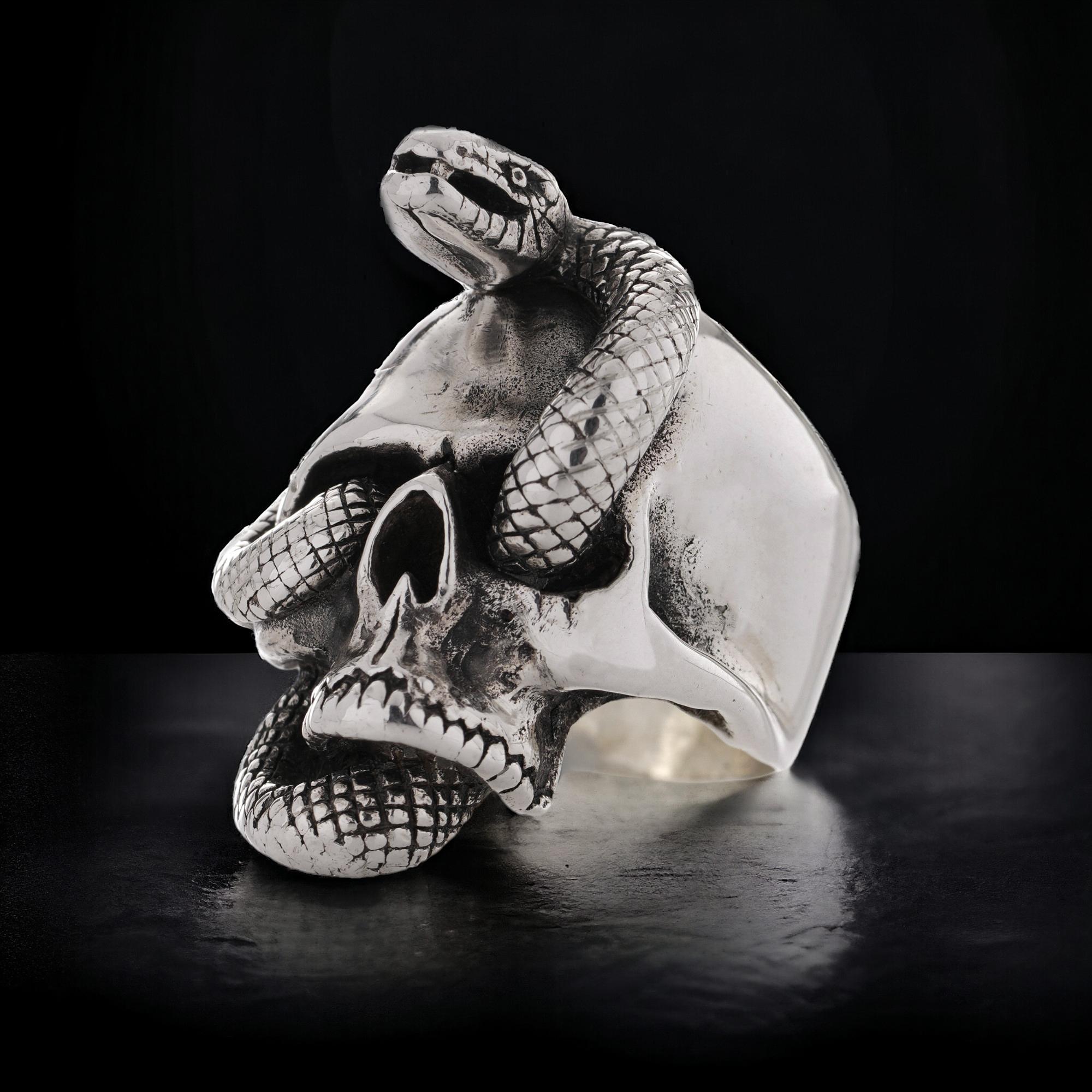 Men's The Great Frog men's sterling silver Nāgá skull ring For Sale