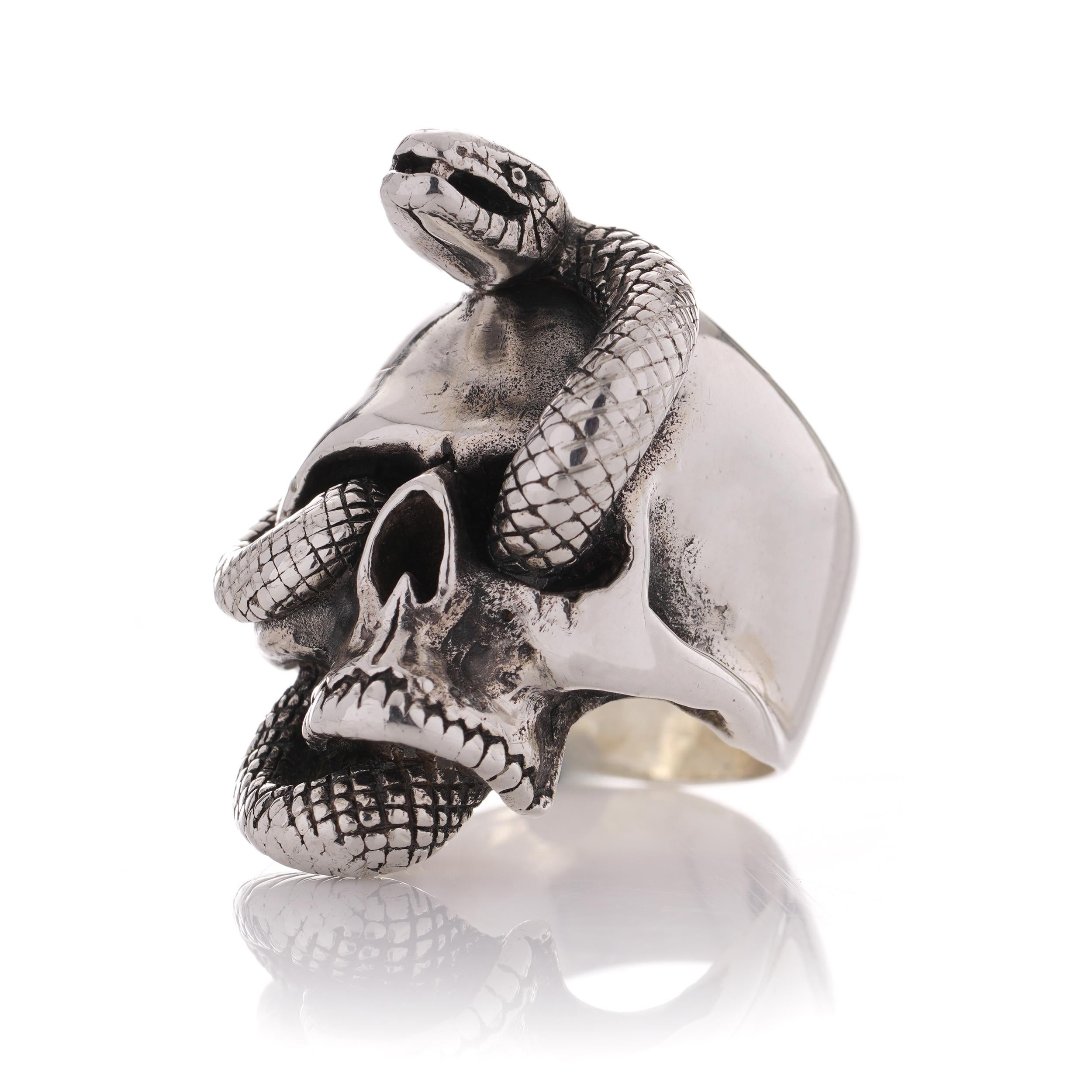 The Great Frog men's sterling silver Nāgá skull ring For Sale 5