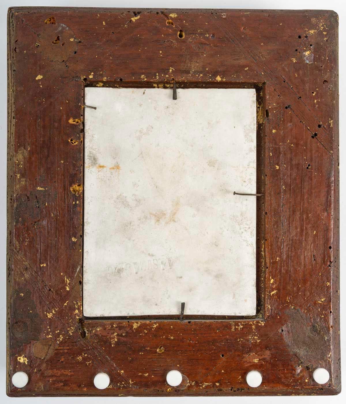Porcellana La fata verde con le rose, una placca di porcellana francese dipinta a mano con cornice, C.C. 1900 in vendita