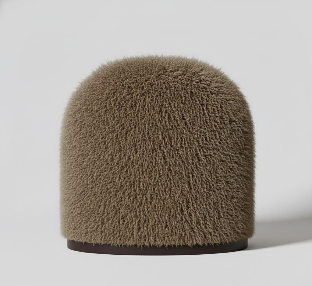 XXIe siècle et contemporain Fauteuil The Guard en fausse fourrure de Mongolie anthracite par Mondo Design Studio en vente