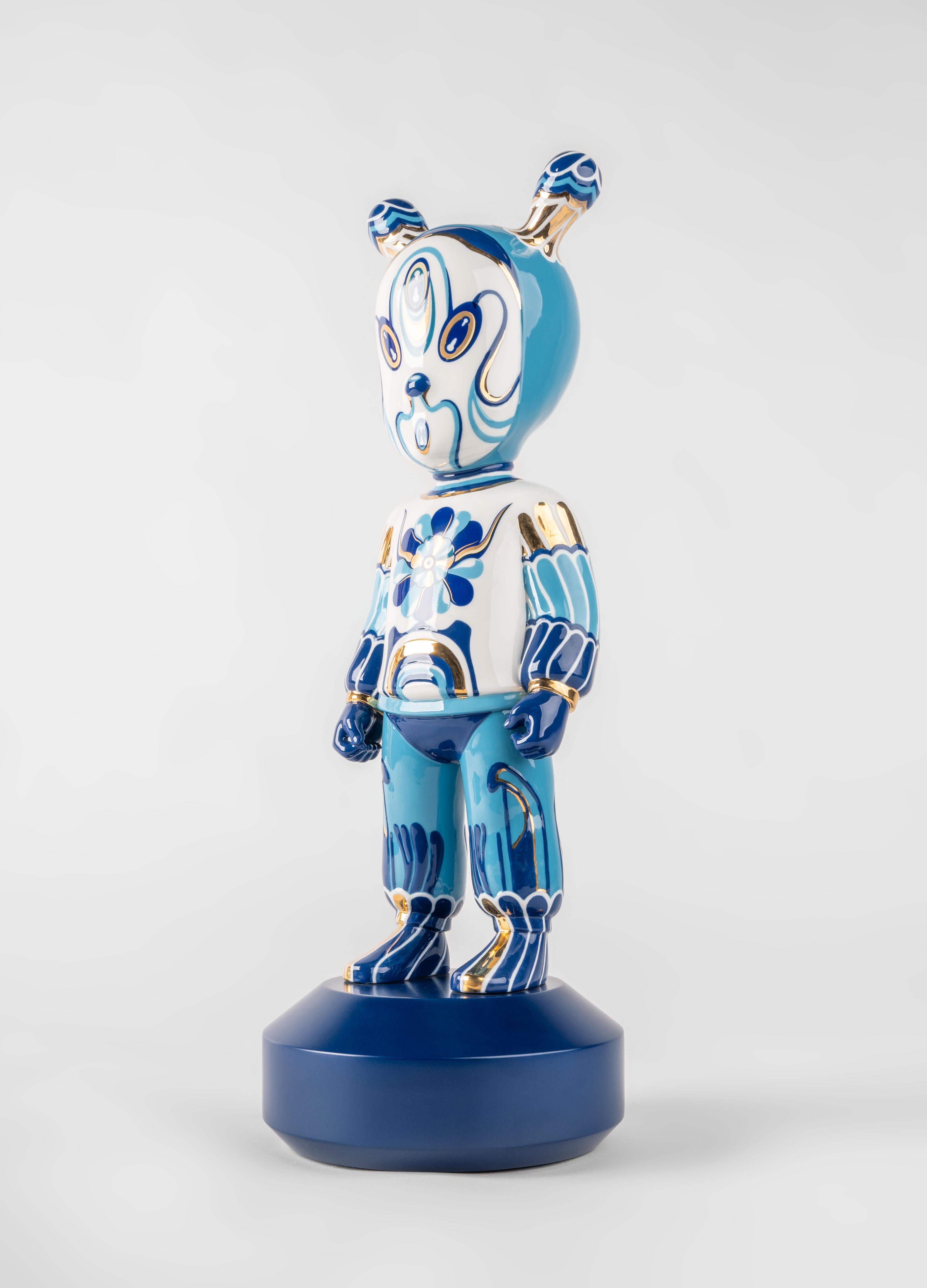 Porcelain sculpture created by the Chinese artist Kzeng Jiang for The Guest collection. This version of The Guest is by Kzeng Jiang, the first Chinese artist to join the creative universe of this iconic character. The work of the Shanghai-based