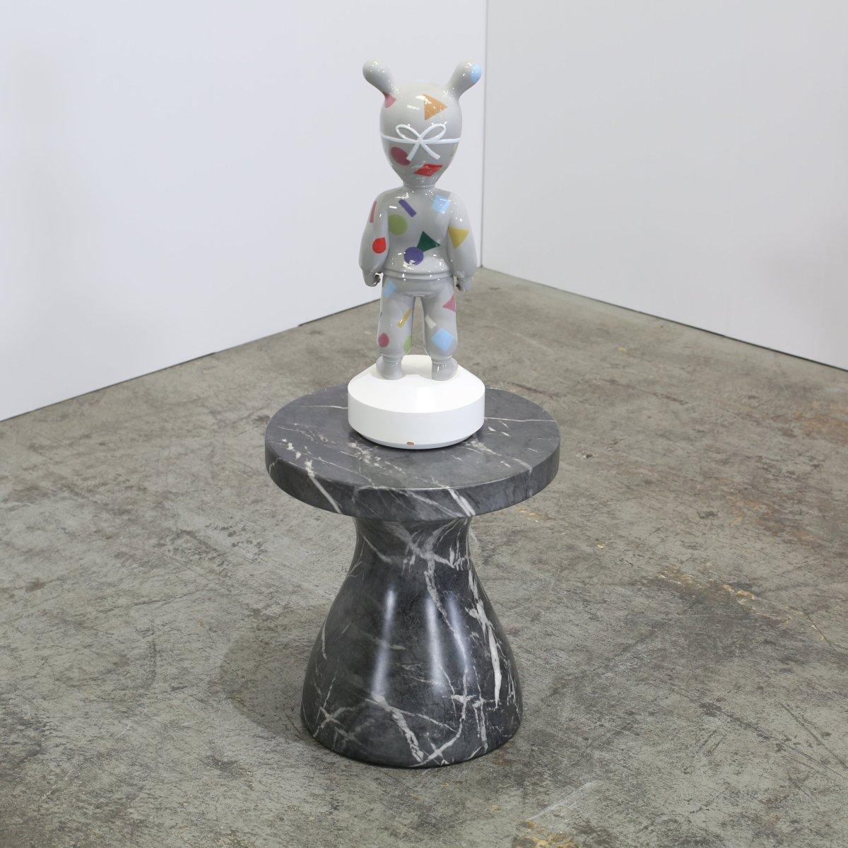 The Guest Signed Figurines Set by Paul Smith For Sale 3
