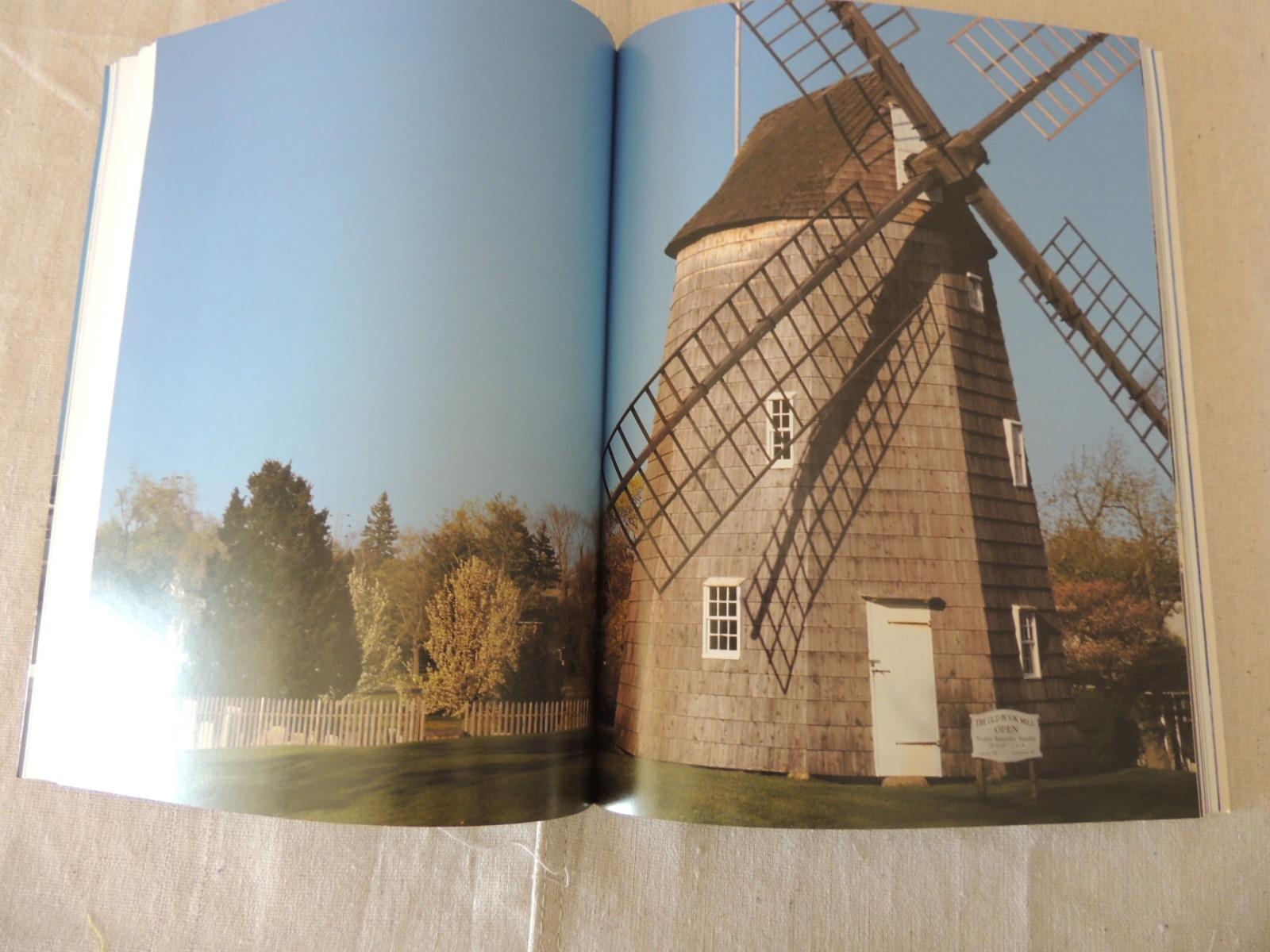 The Hamptons Long Island's East End Hardcover Book In Good Condition In Oakland Park, FL