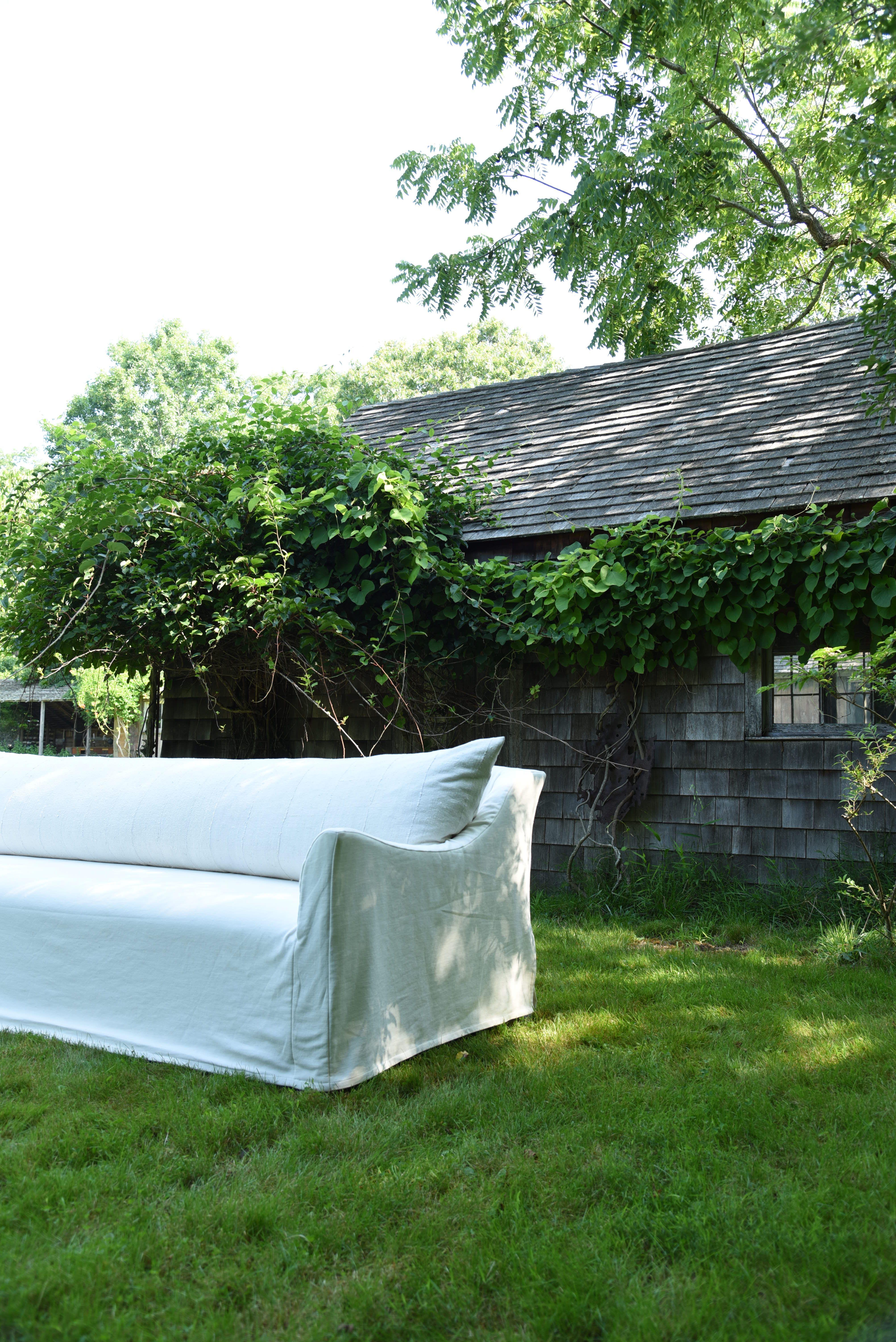 The Hamptons Slipcovered Sofa 9' by Michael Del Piero In New Condition For Sale In Chicago, IL