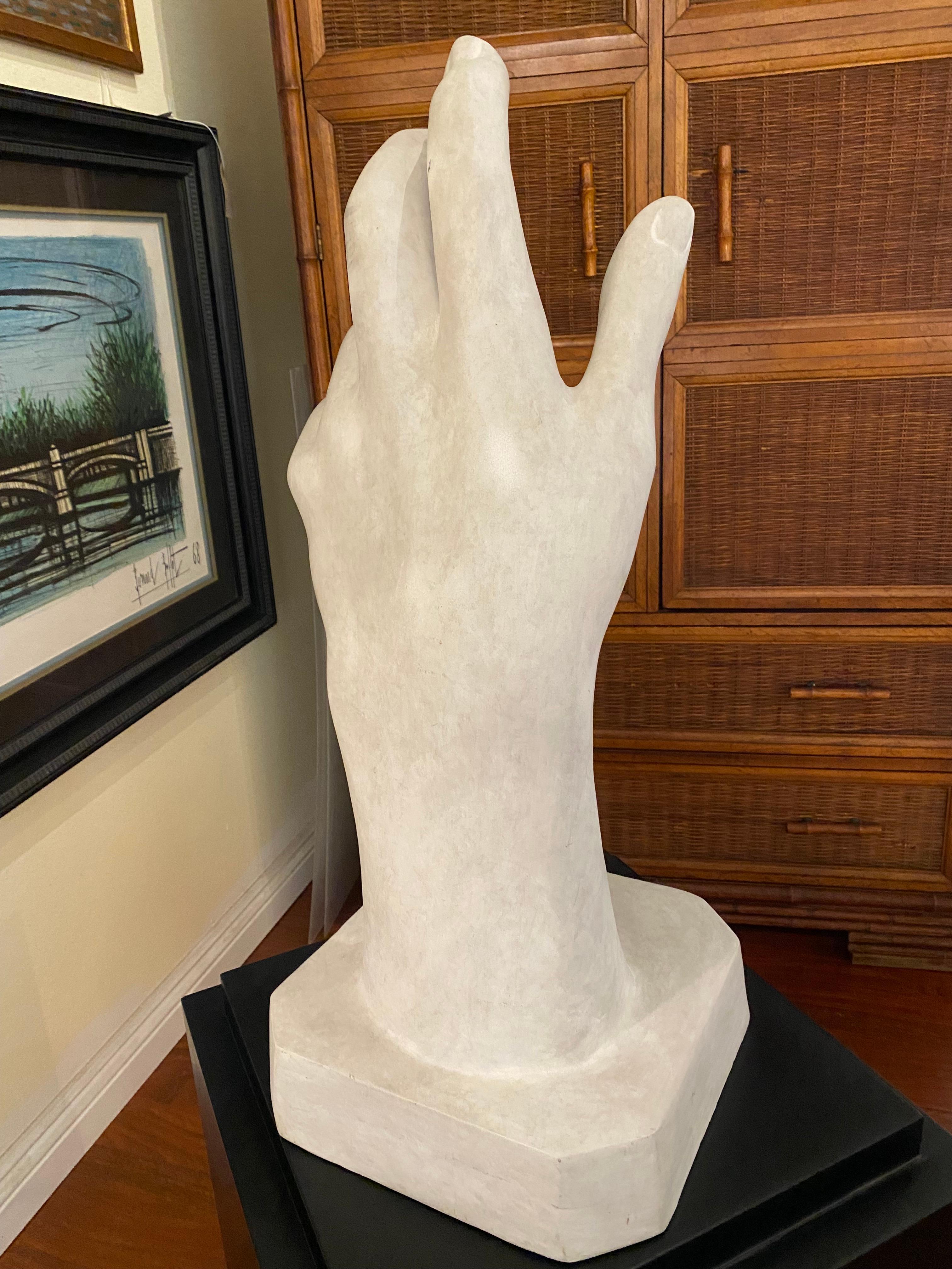 Moderno La mano, scultura in fibra di vetro bianca ispirata ad Auguste Rodin in vendita