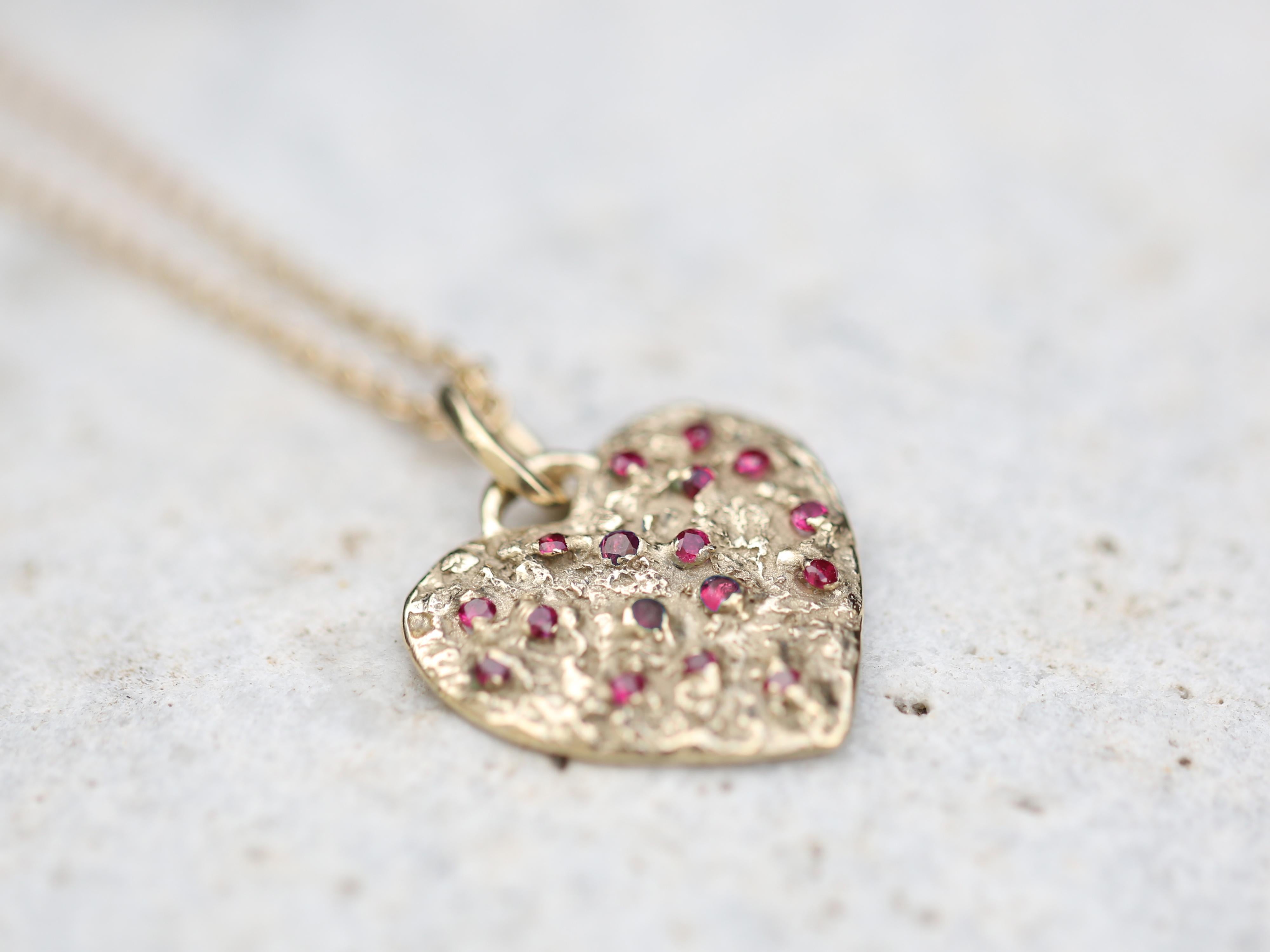 The Heart of 17 Rubies Necklace, Solid 14k Yellow Gold, Ruby stones In New Condition For Sale In Jucu de Sus, CJ