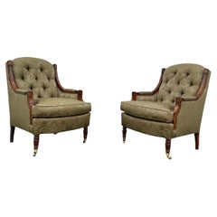 Hickory Chair Co. Sedie con rotelle da biblioteca in legno di noce con inserti in raso damascato di colore verde oliva