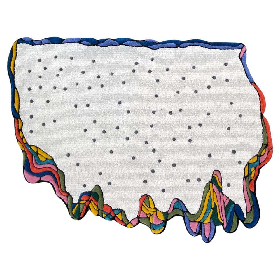 Art Irregular Shape Tufted Wool Rug with White Grey 'Magic Trick' by ...