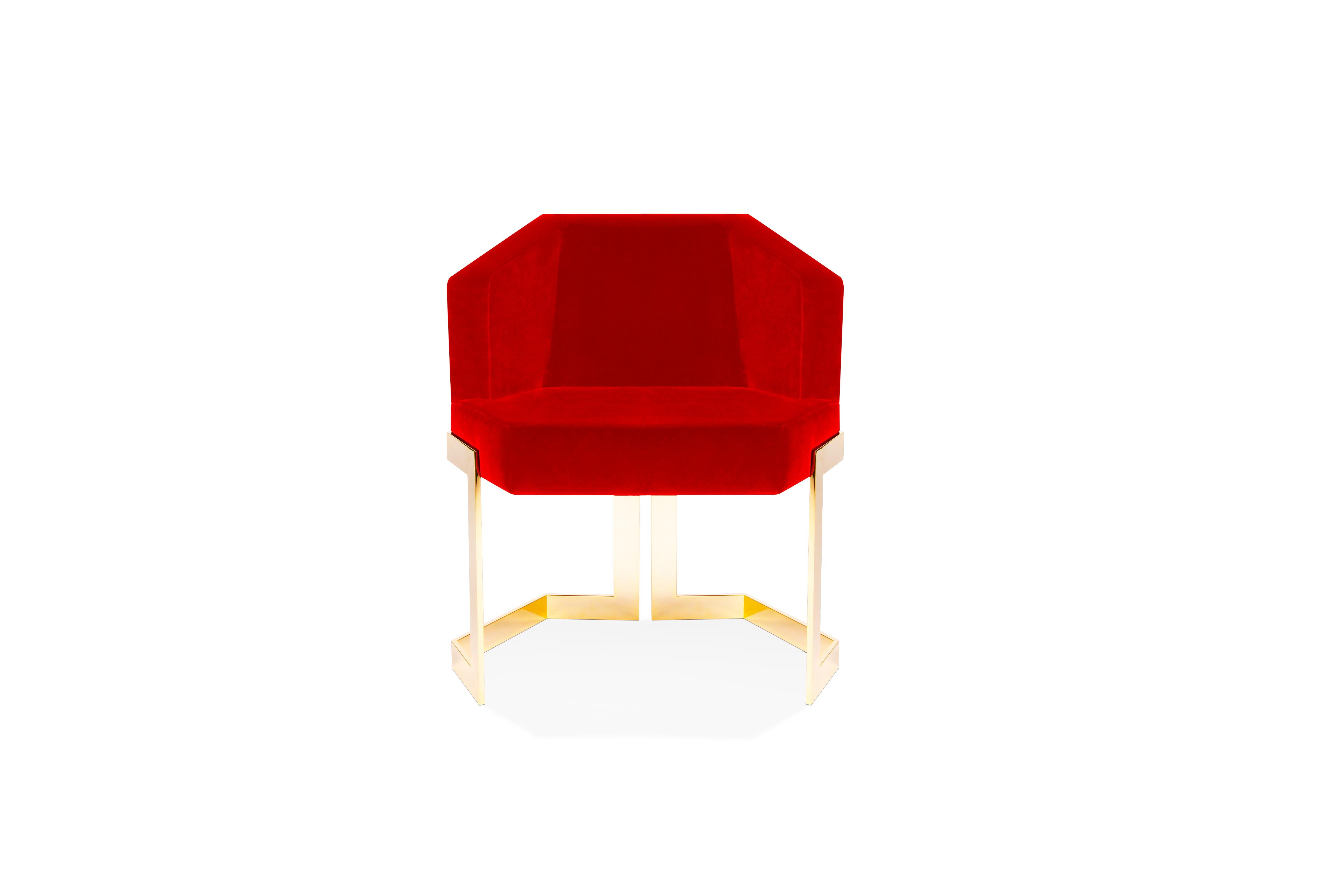 The Hive Esszimmerstuhl, Royal Stranger
Abmessungen: 65,5 x 55 x 79 cm
MATERIALIEN: Samt. Beine Messing poliert.


Ein Stuhl mit einer äußerst luxuriösen Vision. Der Hive-Stuhl ist, wie der Name schon sagt, von Natur aus stark und robust. Seine
