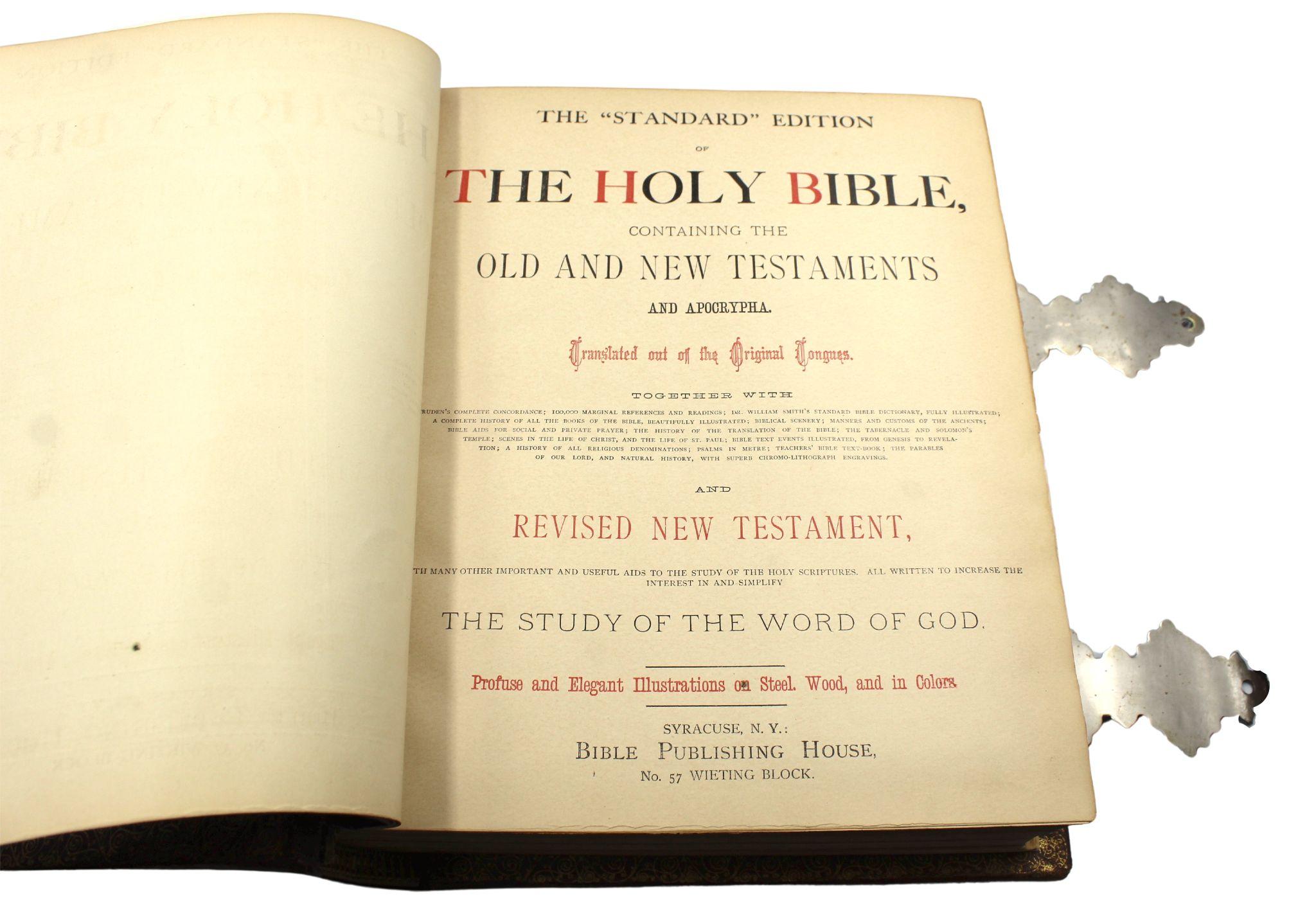 Fin du XIXe siècle The Holy Bible, édition standard, Bible familiale illustrée, 1885 en vente