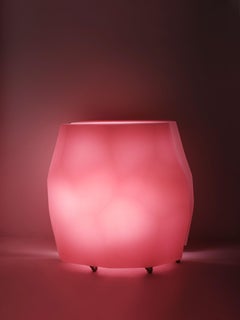 Der Barschrank Holy Mountain mit Lautsprechern von Objects of Common Interest