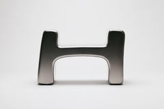 THE HOME I Tavolino scultoreo con sgabello, Si Vis Pacem di Stefon Diggs