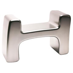 LA CASA I Mesa auxiliar escultórica de banco grande, Si Vis Pacem de Stefon Diggs