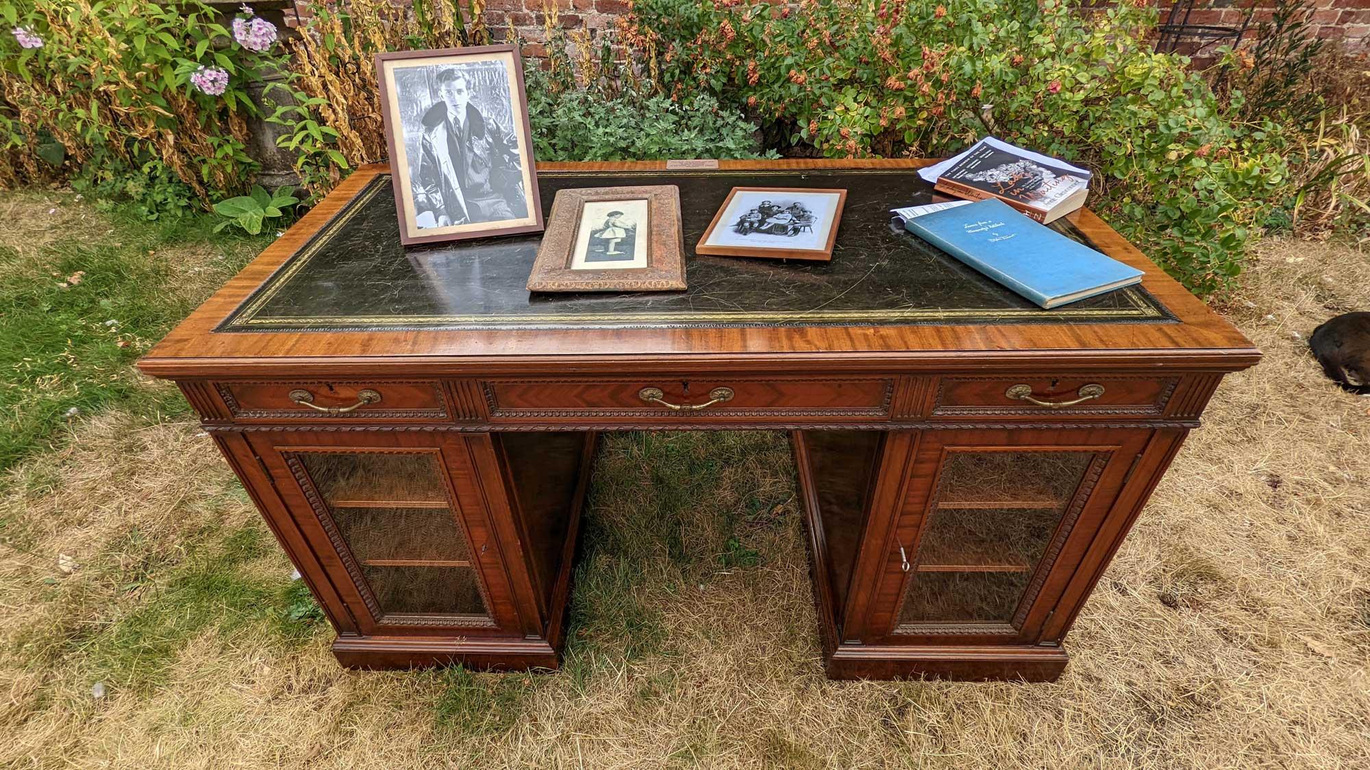 This superb and unusual pedestal writing desk was formerly owned and used by Stephen Tenant. It came from his home where he lived until his death in 1987 - being Wilsford Manor in Wiltshire. 

The desk has full provenance having been purchased by