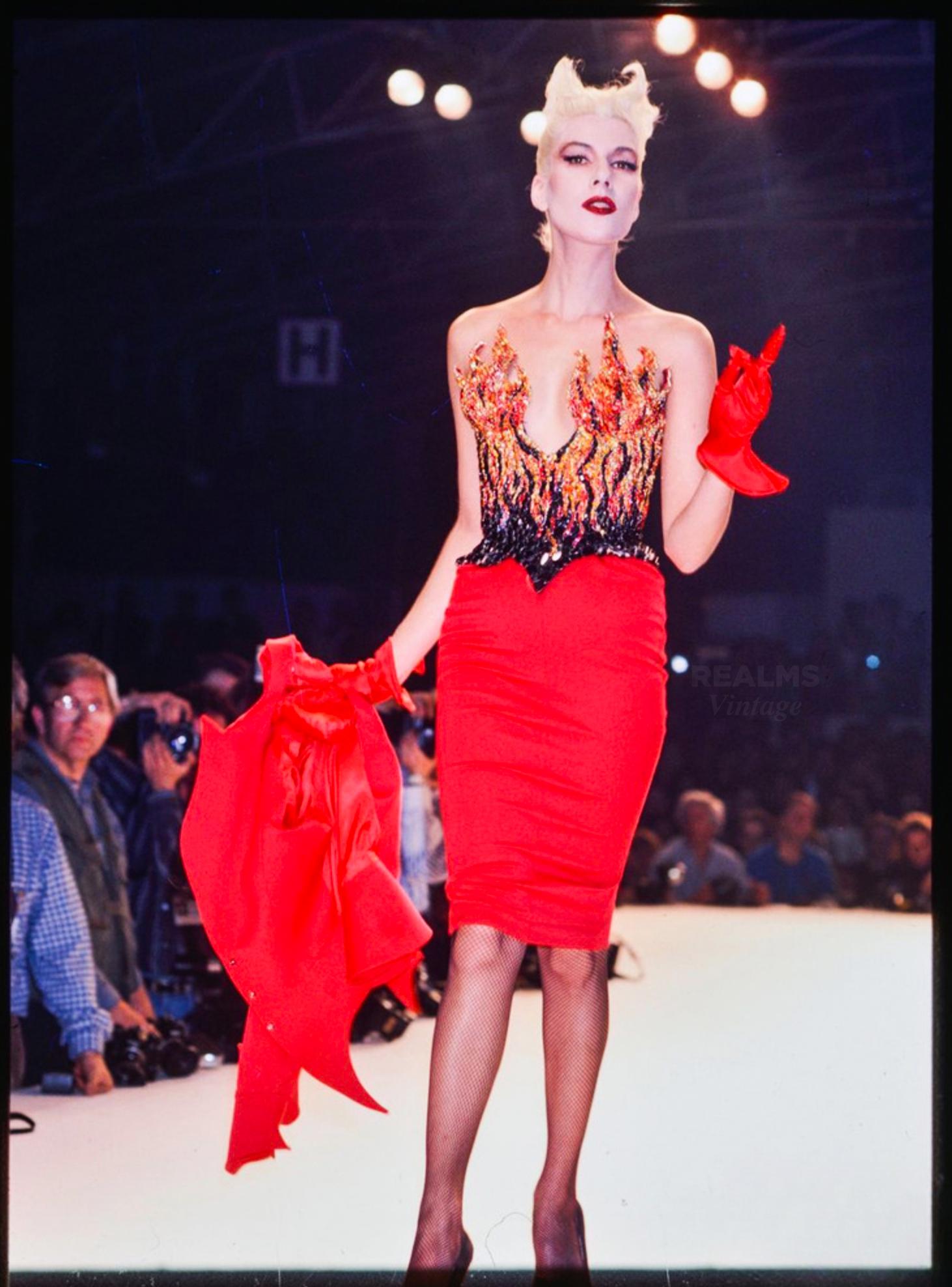 The Iconic red Thierry Mugler LES INFERNALES Suit 1988/89 For Sale 9