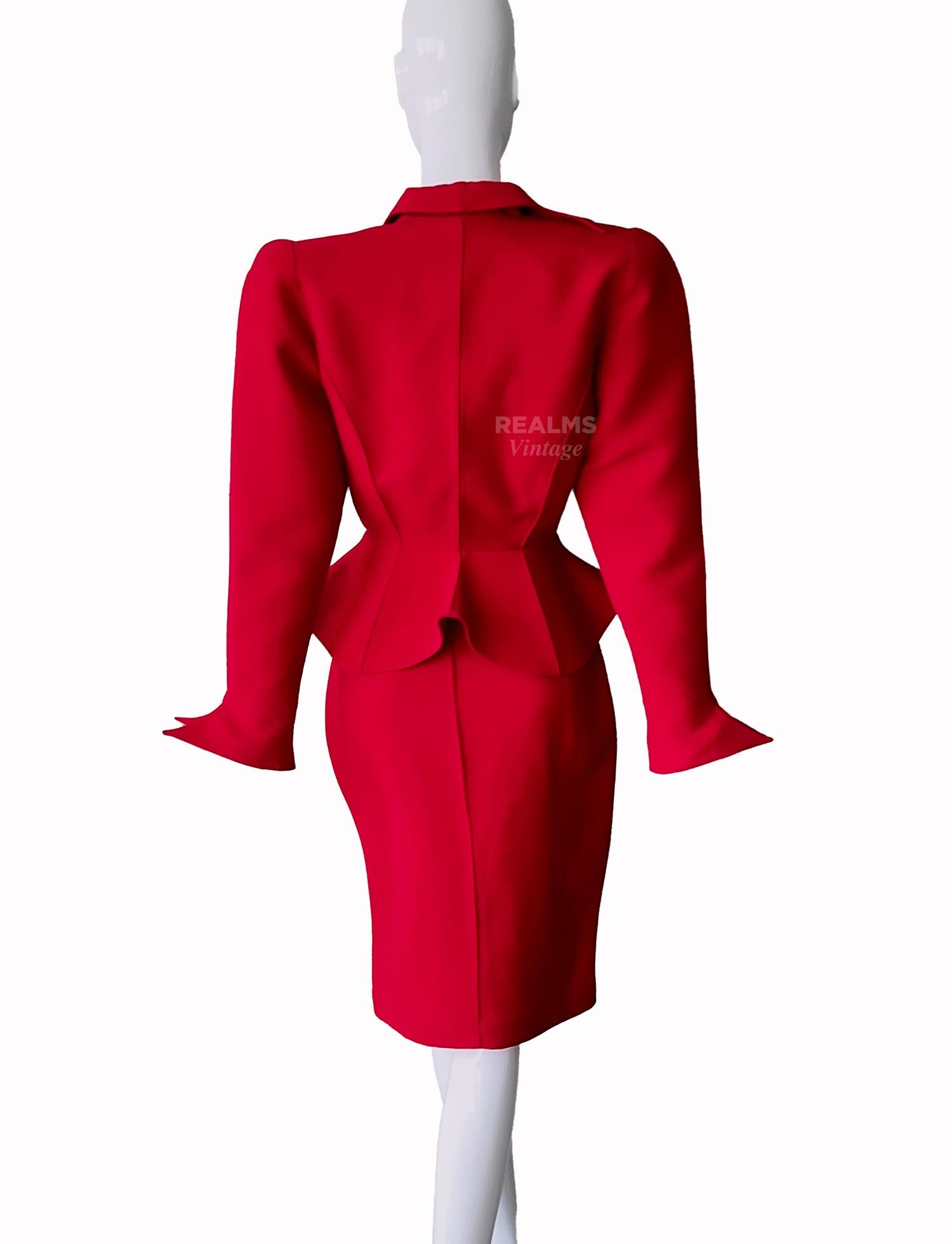 The Iconic red Thierry Mugler LES INFERNALES Suit 1988/89 For Sale 4