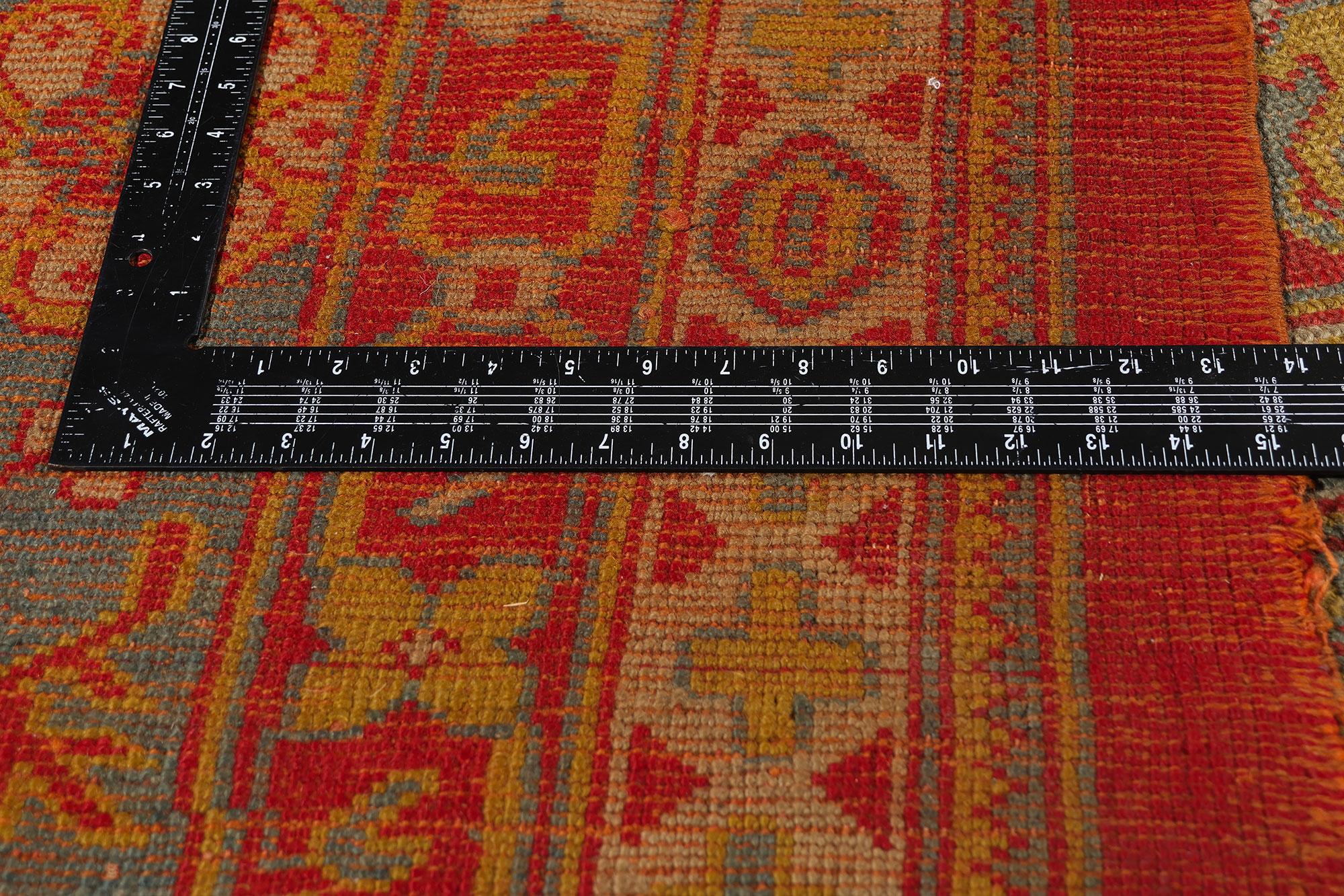 Laine La cour impériale pourpre : Un chef-d'œuvre de noblesse oushak de la fin du XIXe siècle en vente